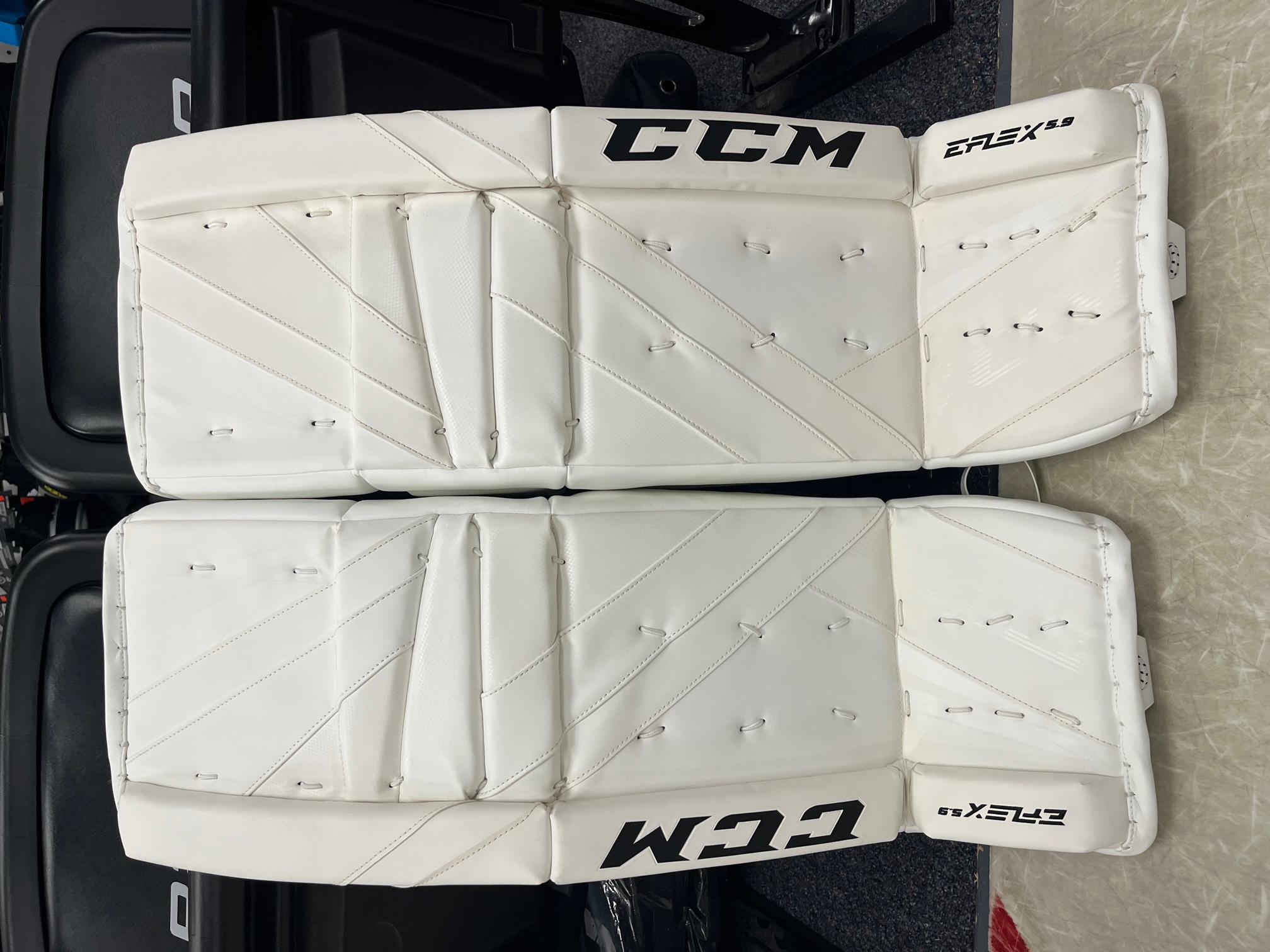 New CCM Extreme Flex 5.9 Intermediate Goalie Leg Pads 32+1” All White