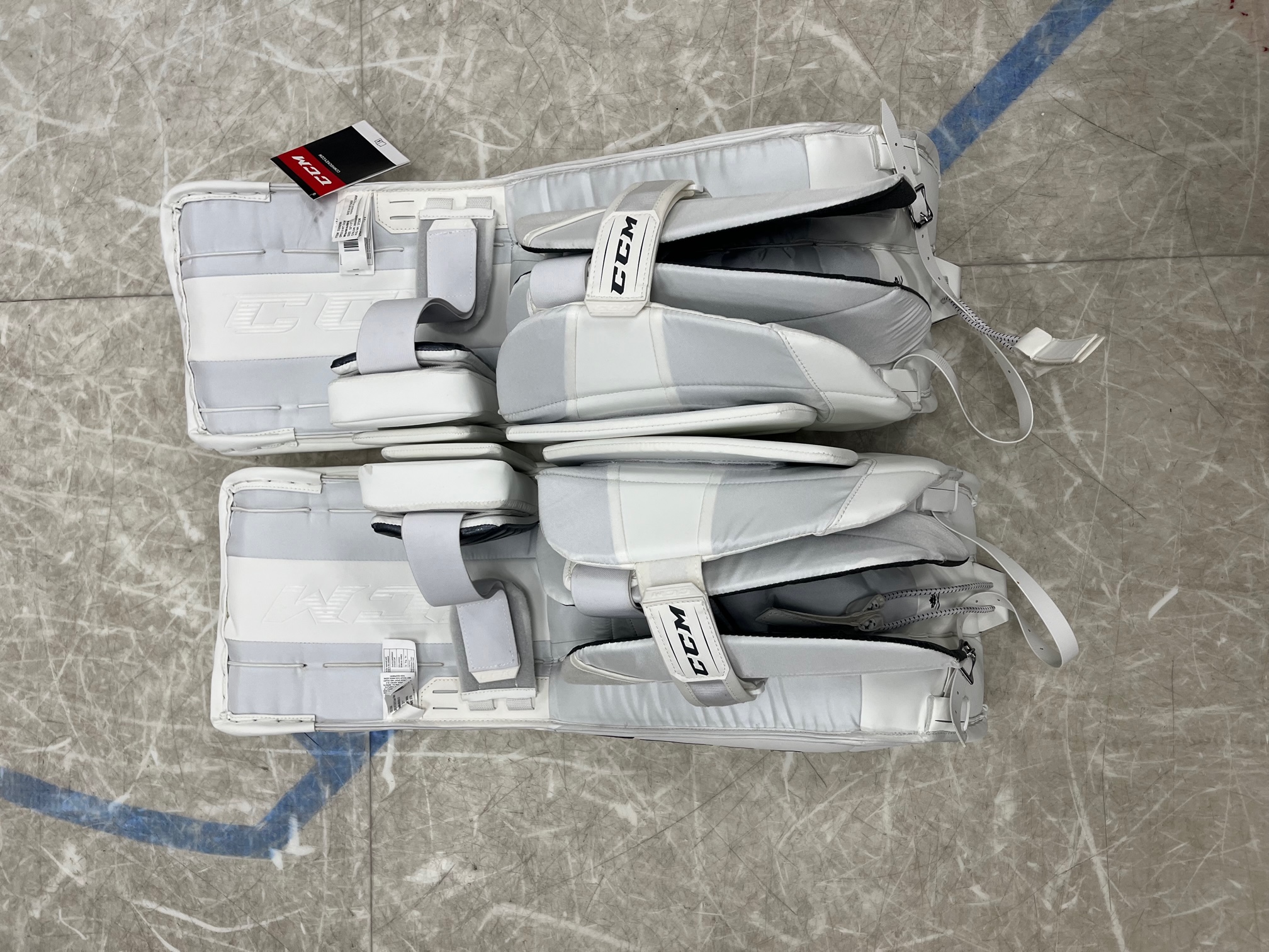 New CCM Extreme Flex 5.9 Intermediate Goalie Leg Pads 32+1” All White