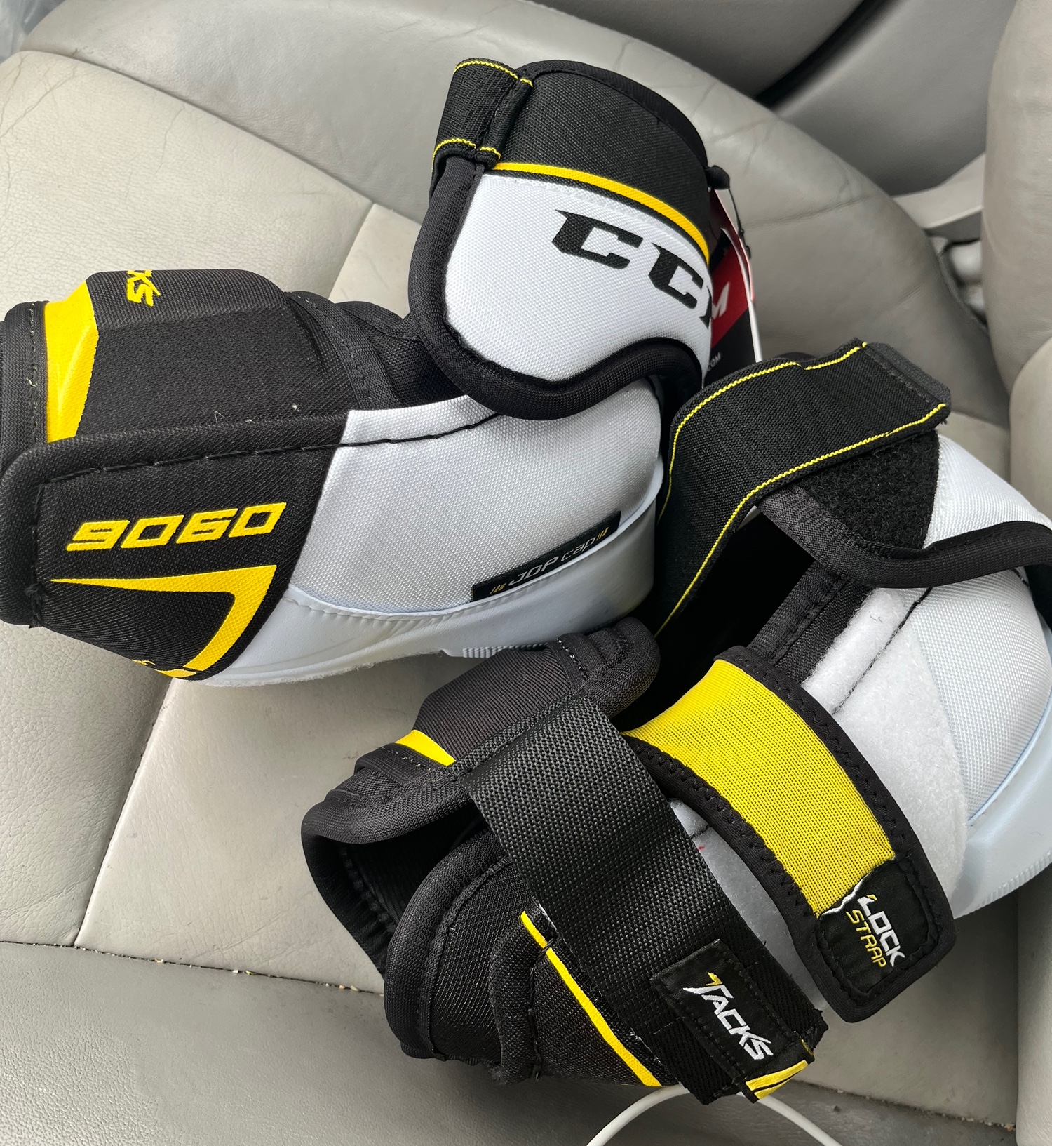 CCM Tacks 9060 senior large elbow pads New SidelineSwap