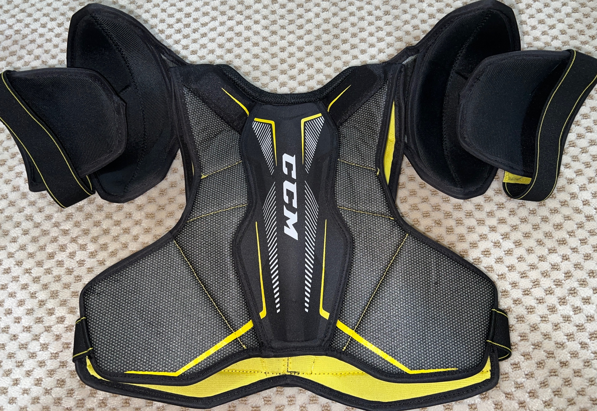 New Large CCM Tacks 9040 Shoulder Pads; CCM Edge 11” Gloves; Bauer NSX