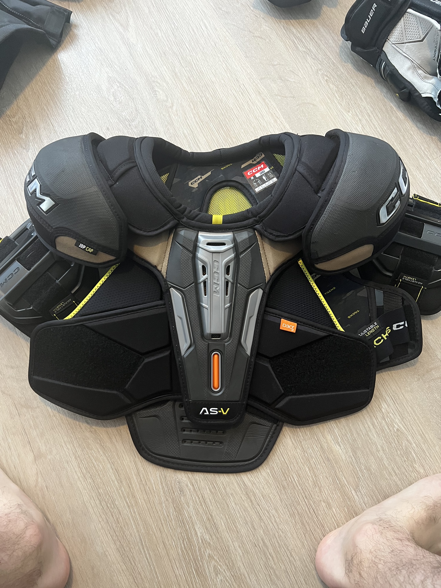 Used Large CCM ASV Tacks Shoulder Pads SidelineSwap