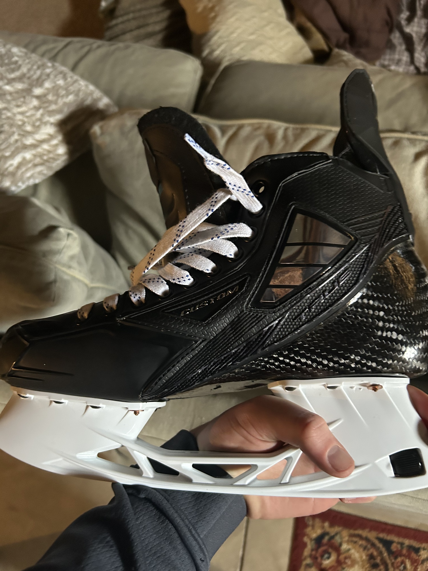 New True Regular Width Pro Stock Size 9.5 Pro Custom Hockey Skates SidelineSwap