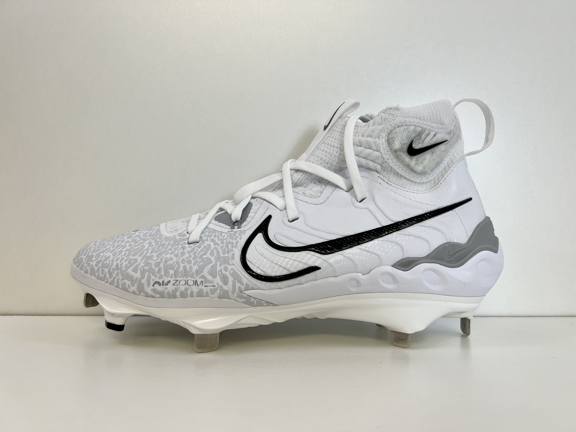 Nike Alpha Huarache NXT White Black Grey Baseball Cleats Mens 11