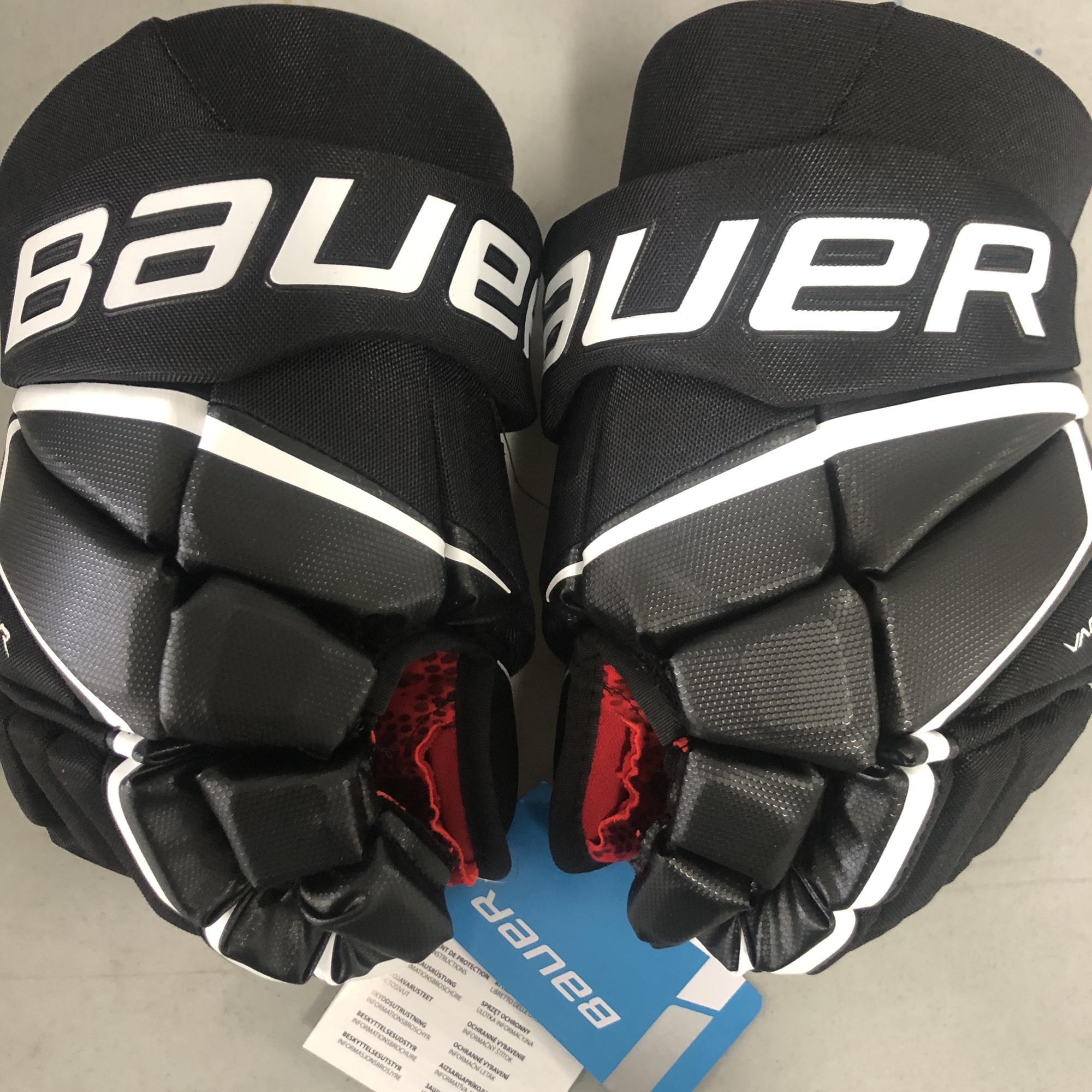 NEW Bauer Vapor 3X 13” black hockey gloves SidelineSwap