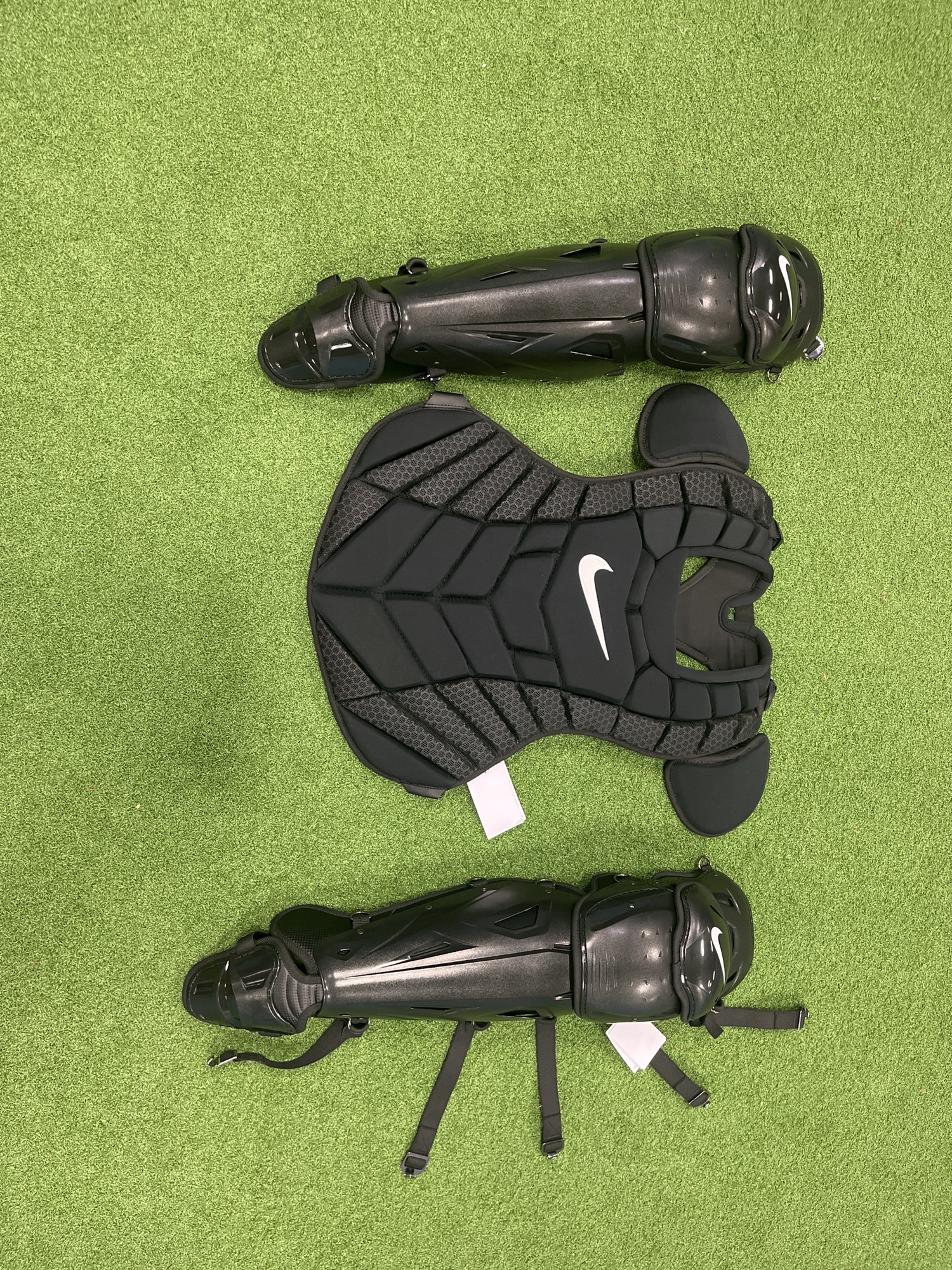 Nike adult catchers gear 17” SidelineSwap