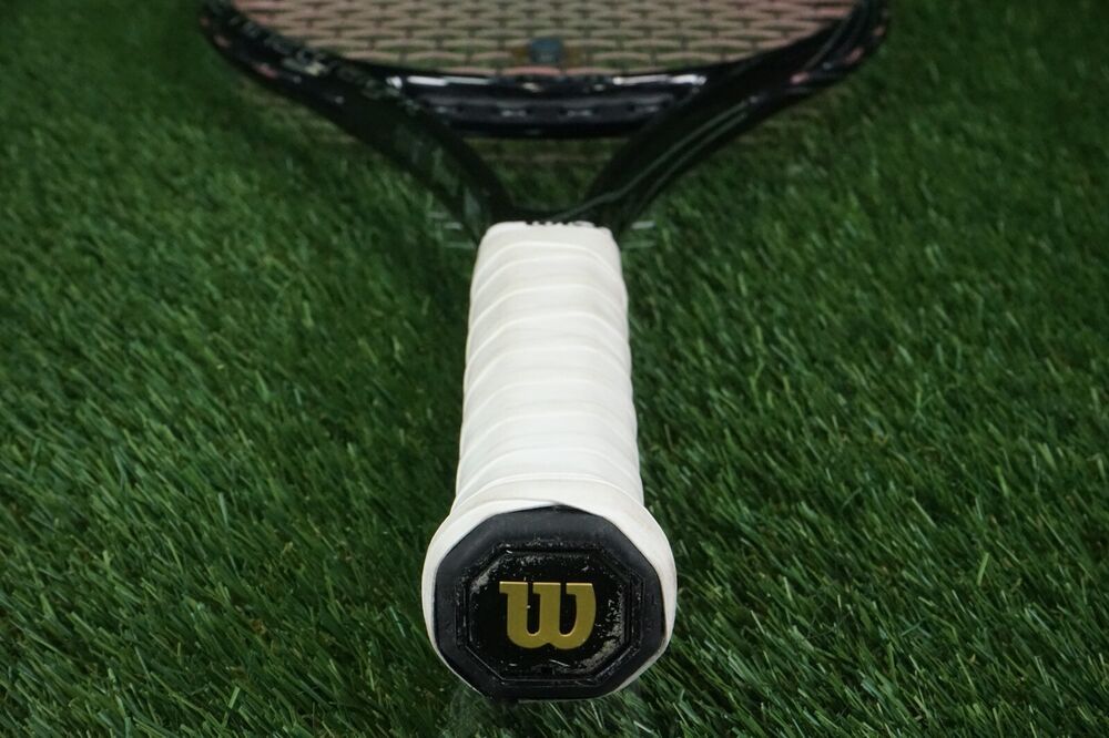 WILSON BLADE 98 BLX AMPLIFEEL TENNIS RACKET, 2 4 1/4, String Pattern