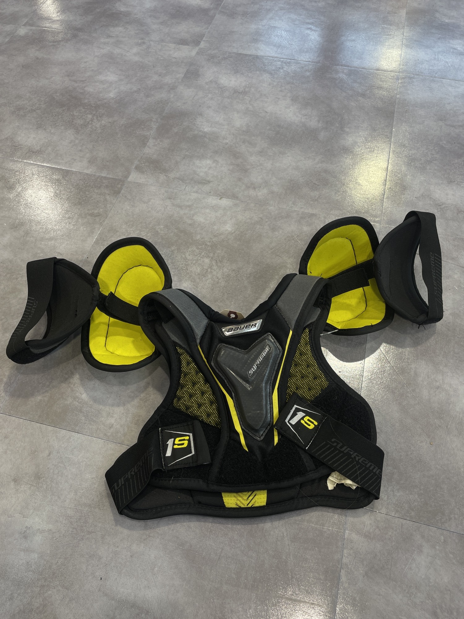 Youth Used Large Bauer Supreme 1S Shoulder Pads SidelineSwap
