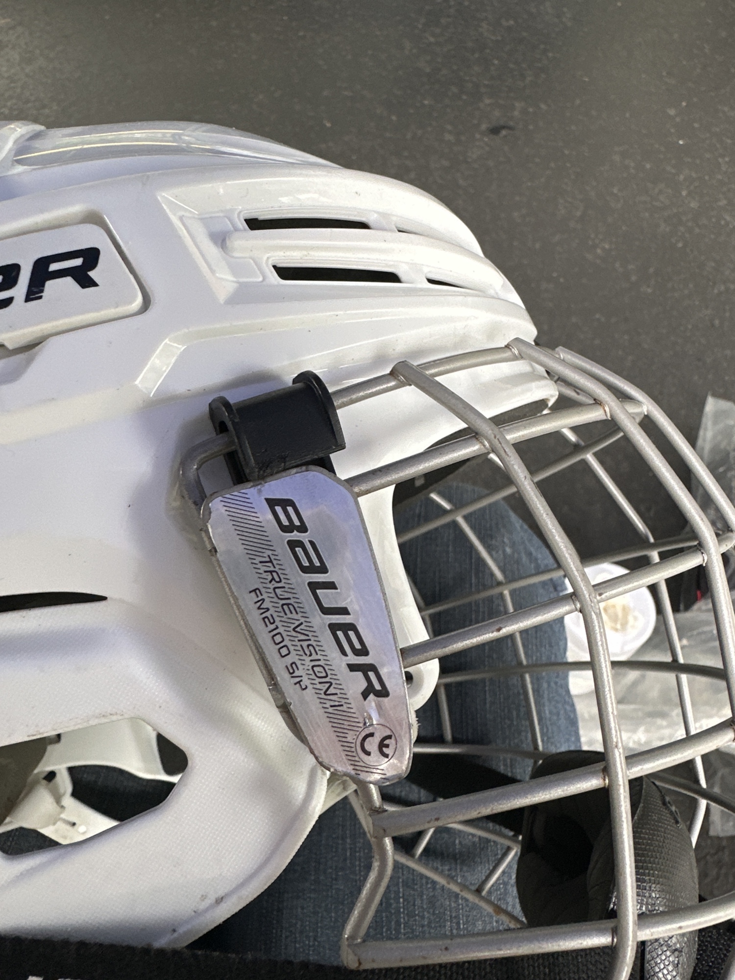 Bauer youth hockey helmet youth small SidelineSwap