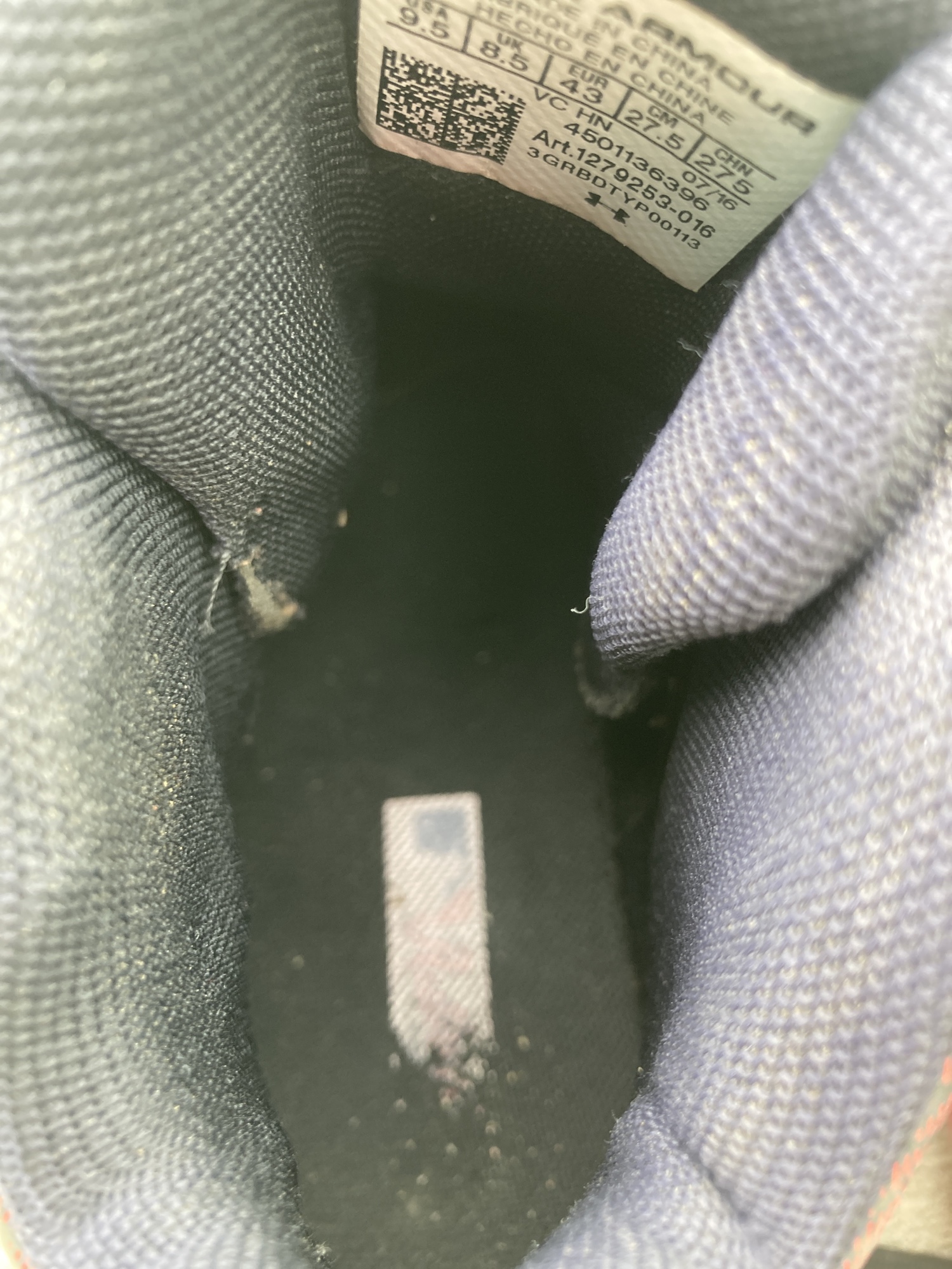 molded high top baseball cleats