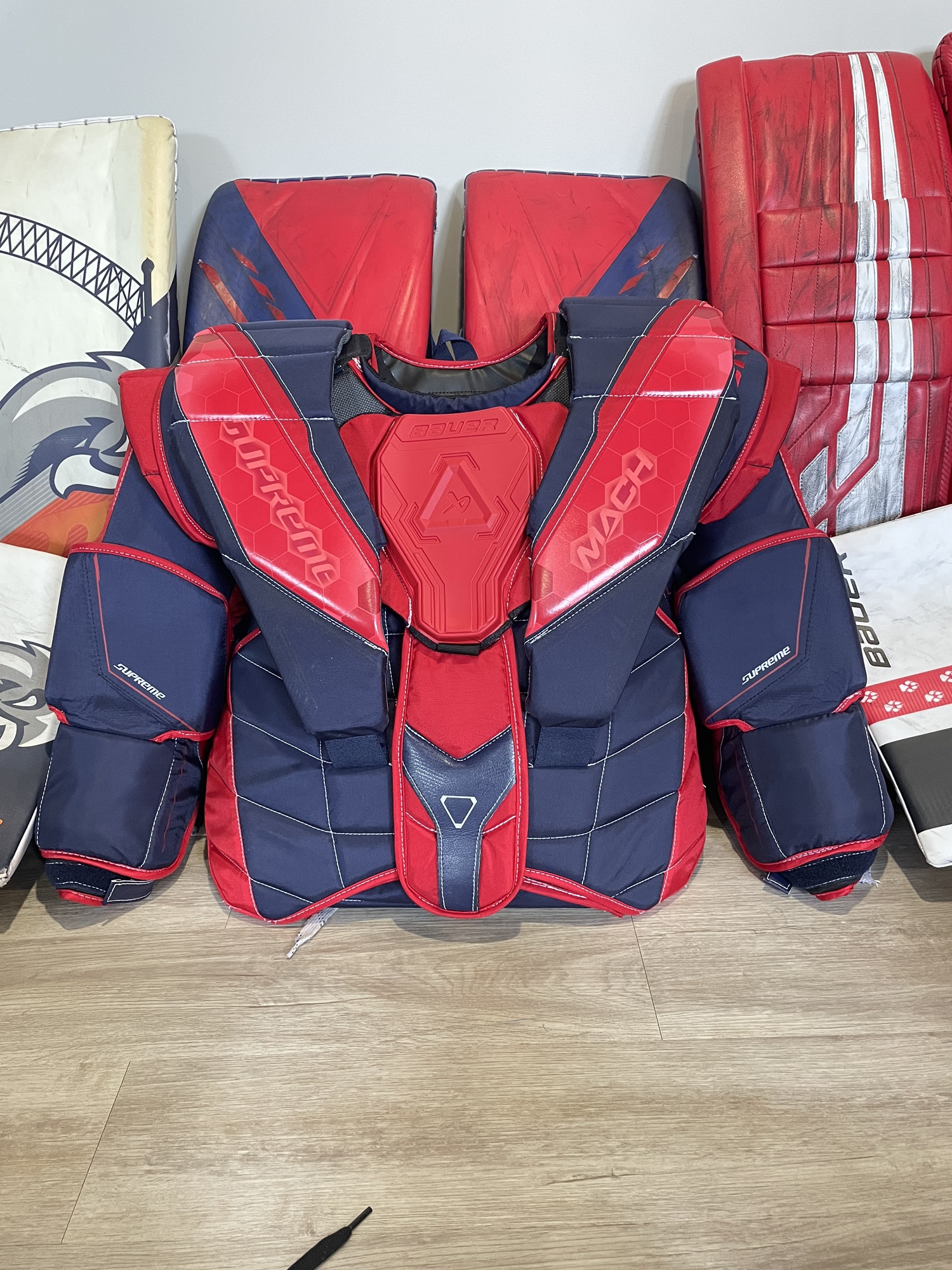 New Bauer Pro Stock Mach Goalie Chest Protector SidelineSwap