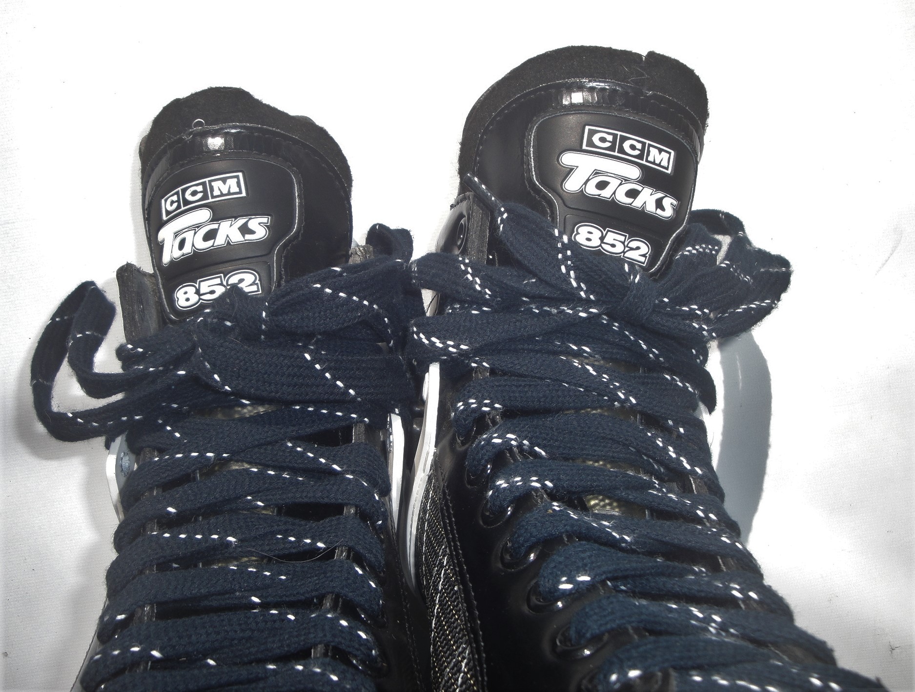 CCM 852 KEVLAR CUSTOM TACKS SKATES 9D MADE IN CANADA SidelineSwap