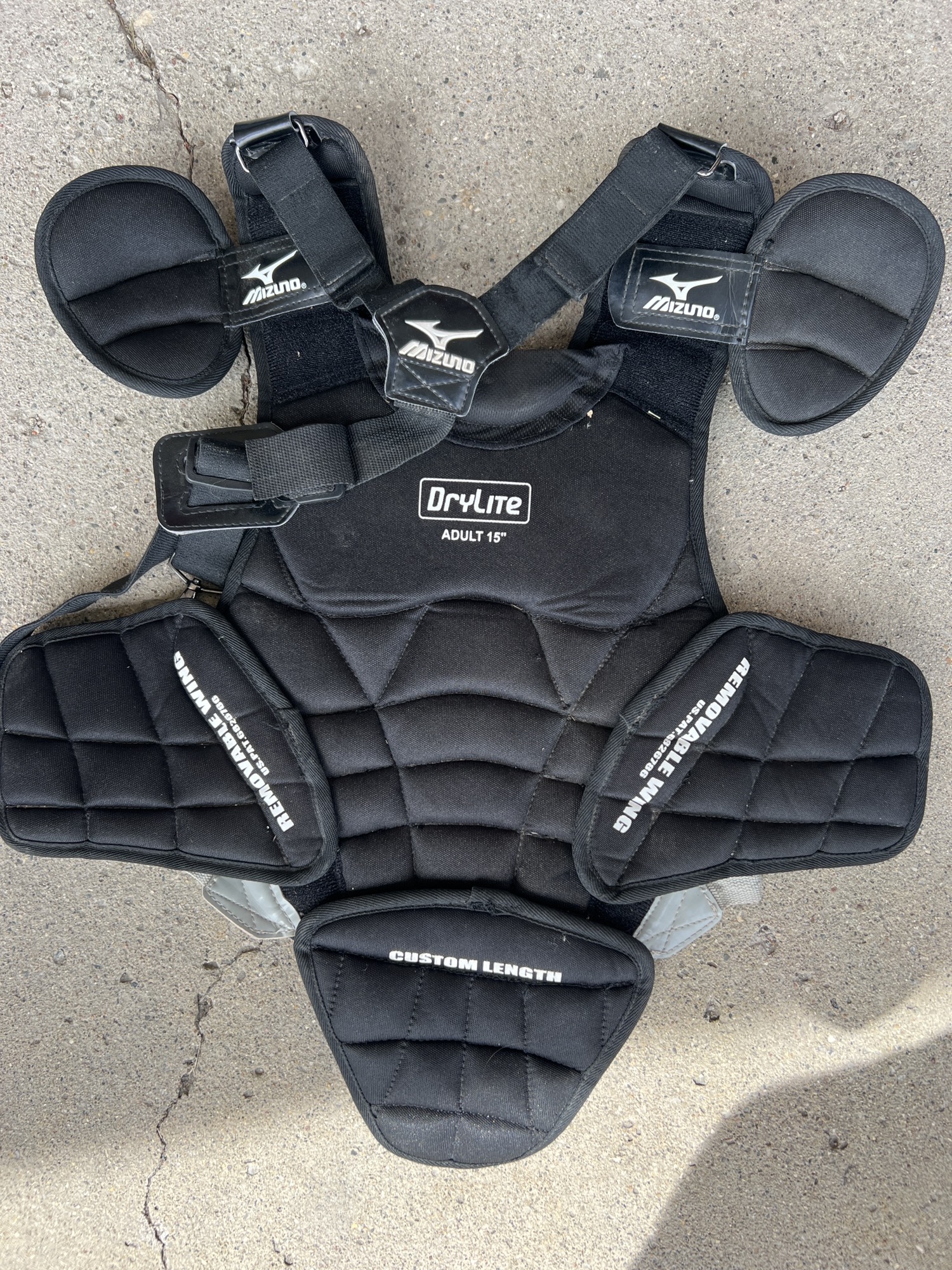 Used Mizuno Catcher's Chest Protector SidelineSwap