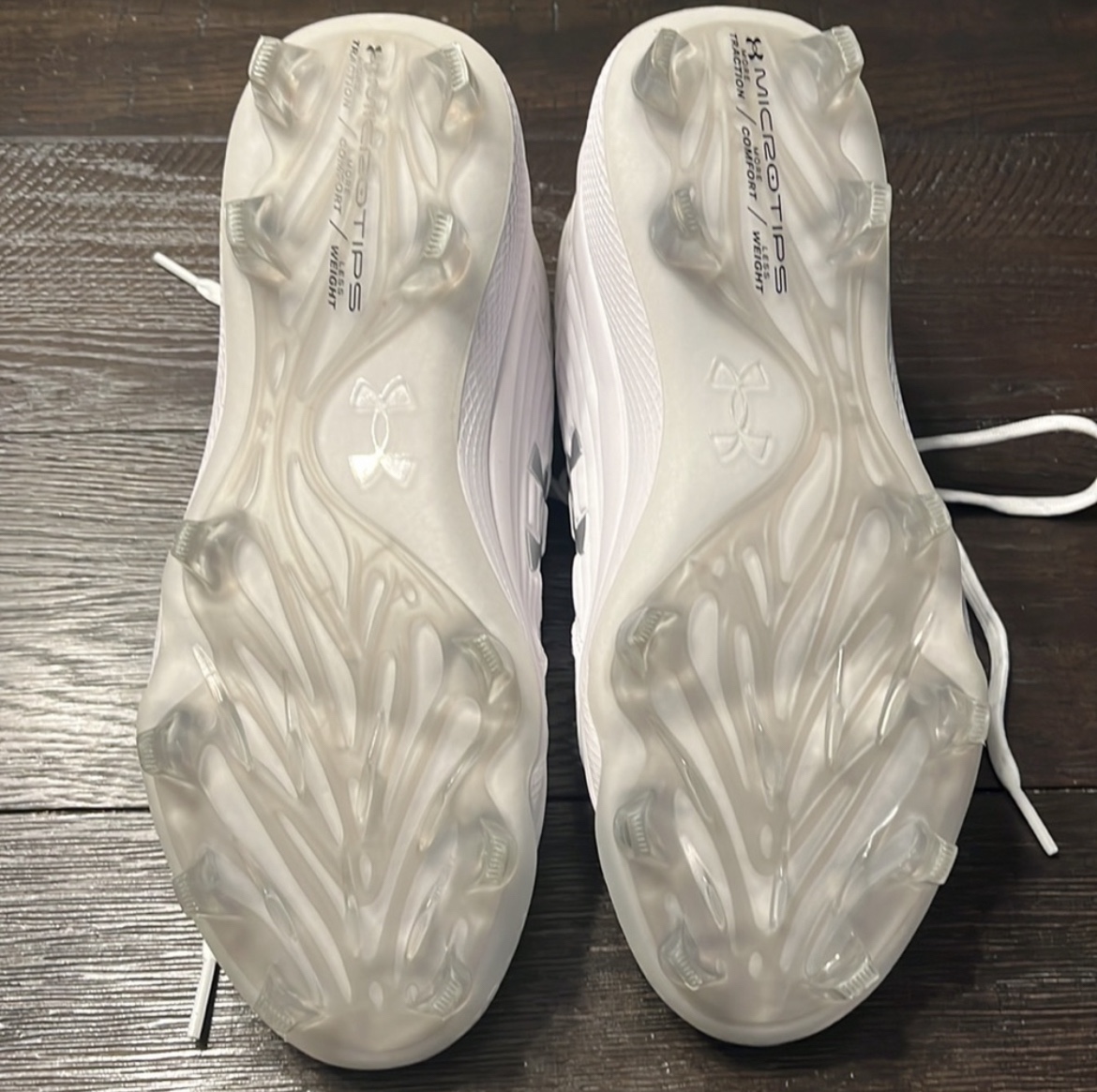 freak mid molded wide cleats