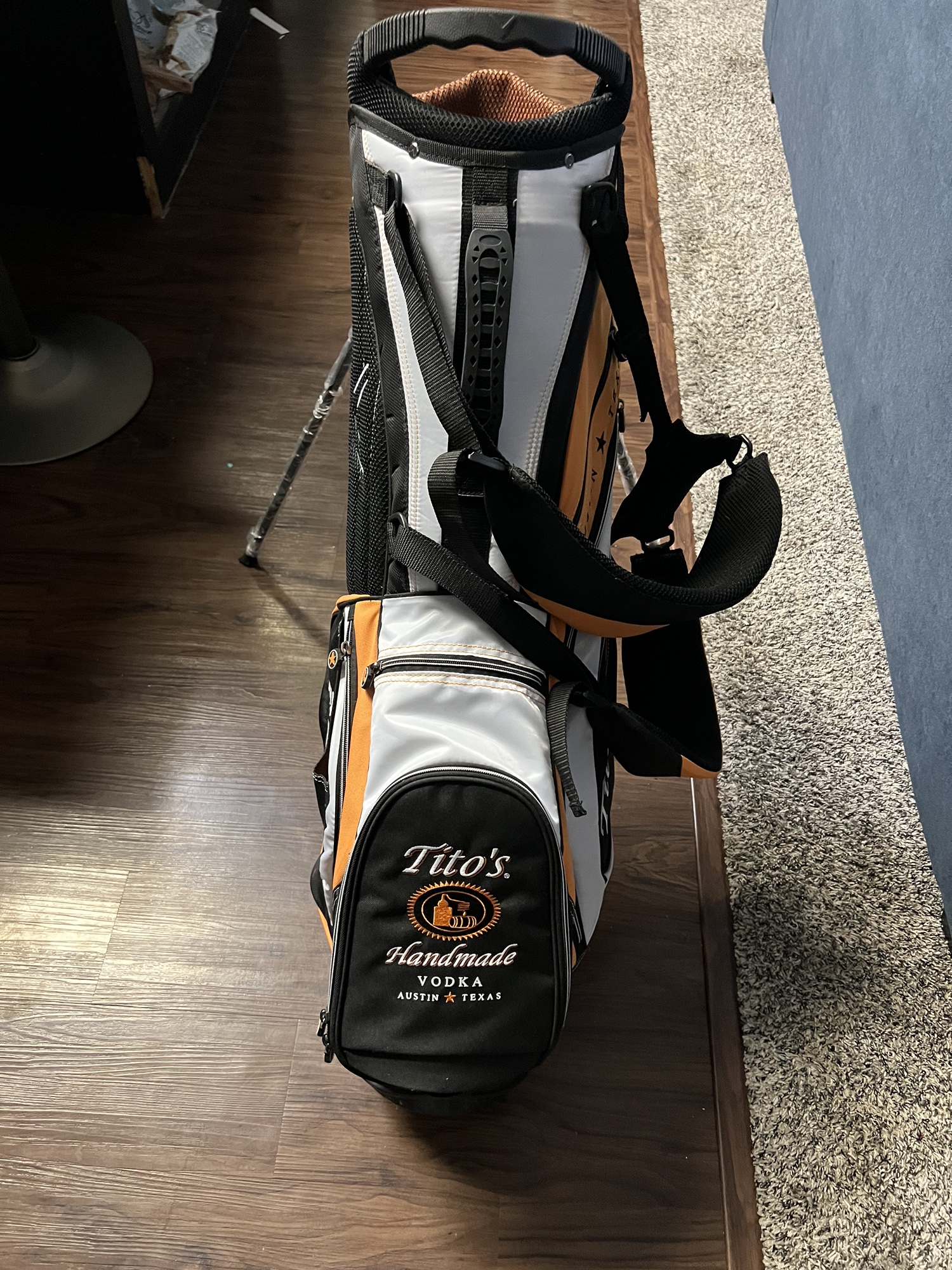 New Men's Callaway Carry Golf Bag Tito’s Vodka Edition SidelineSwap
