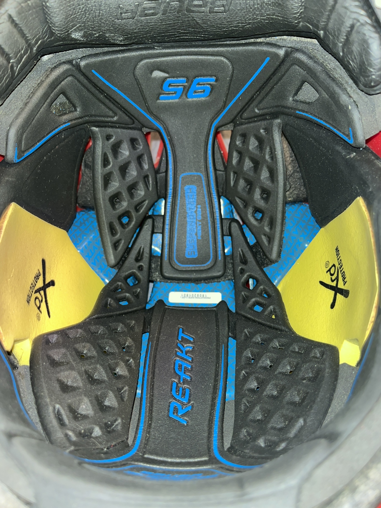 Bauer react 95 red hockey helmet SidelineSwap