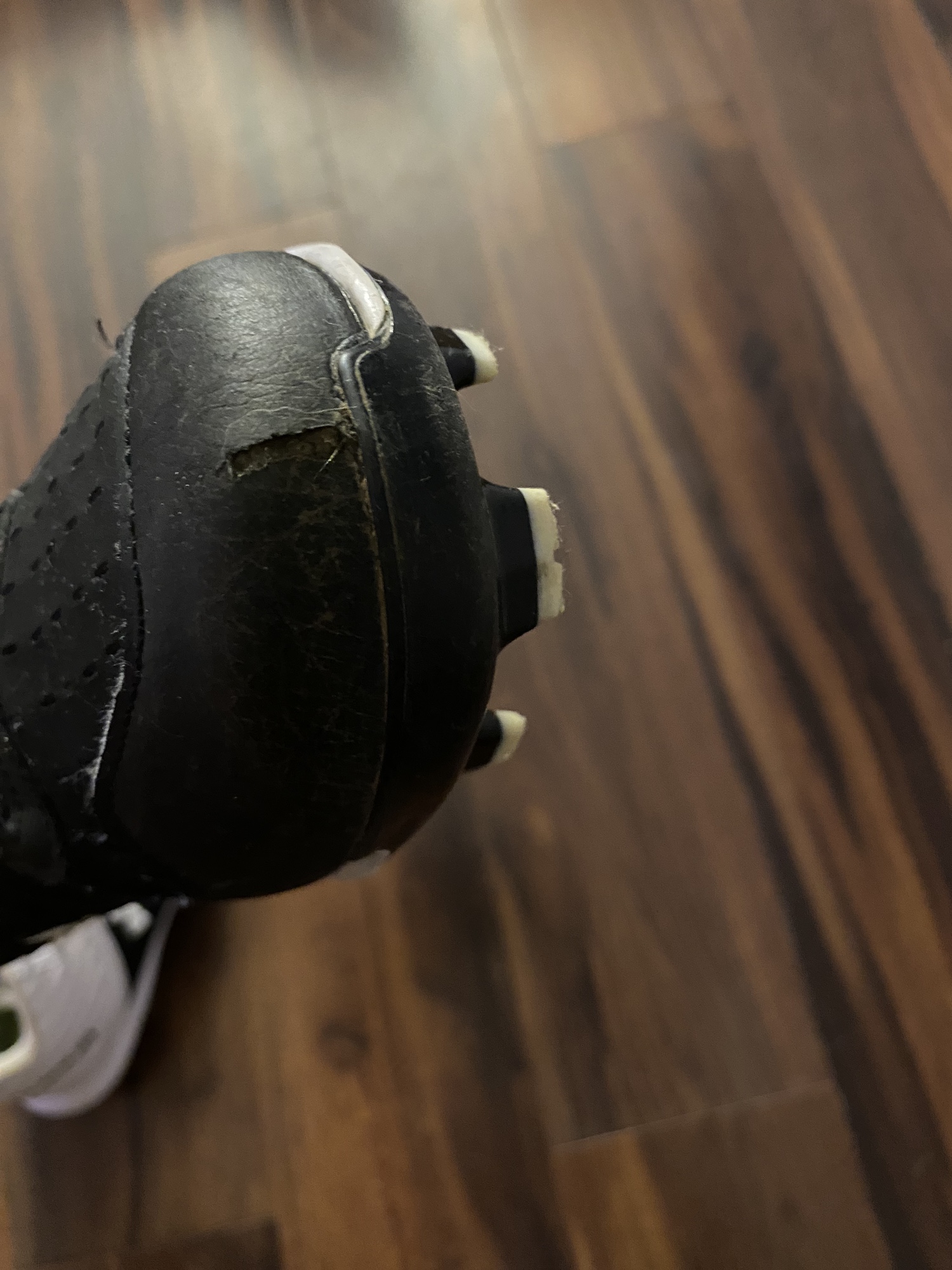 molded high top baseball cleats