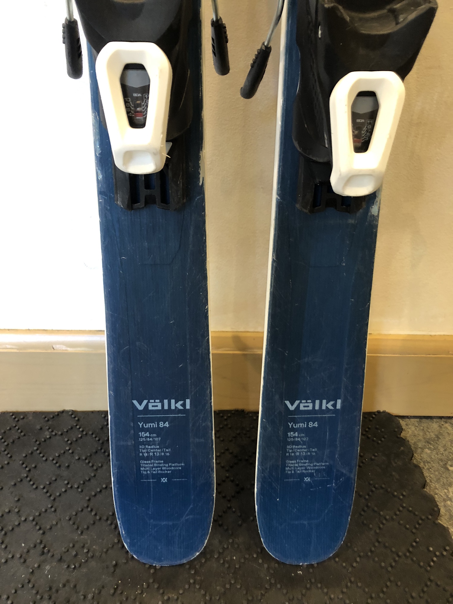 2023 Volkl Yumi Skis With Bindings 154cm SidelineSwap