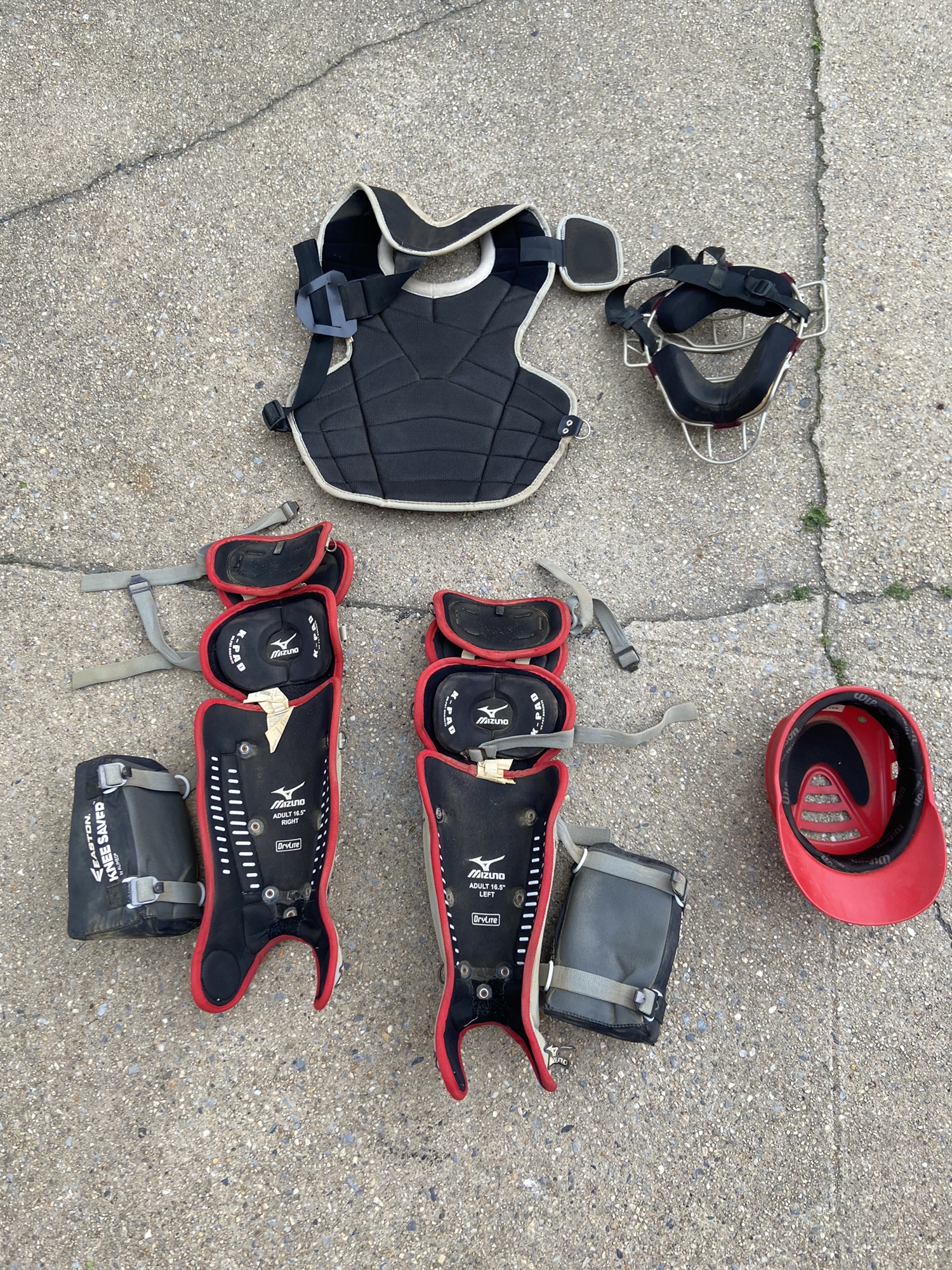 Mixed Catchers set 16.5 (Chest protector And Leg Guards) SidelineSwap