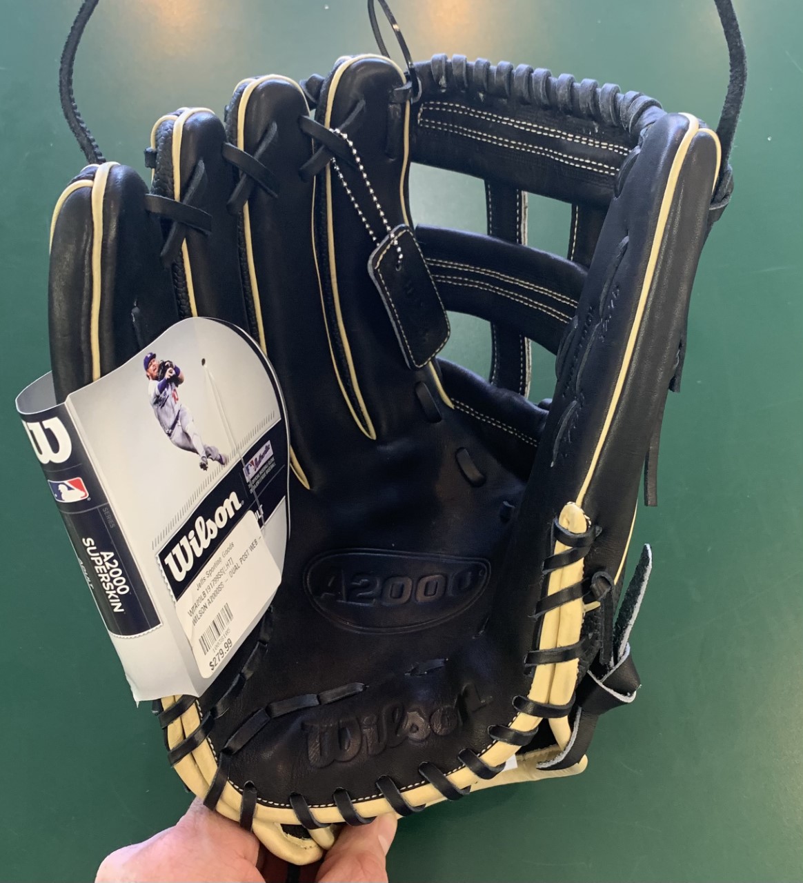 New 2019 Wilson Left Hand Throw Outfield A2000 Baseball Glove 12.75