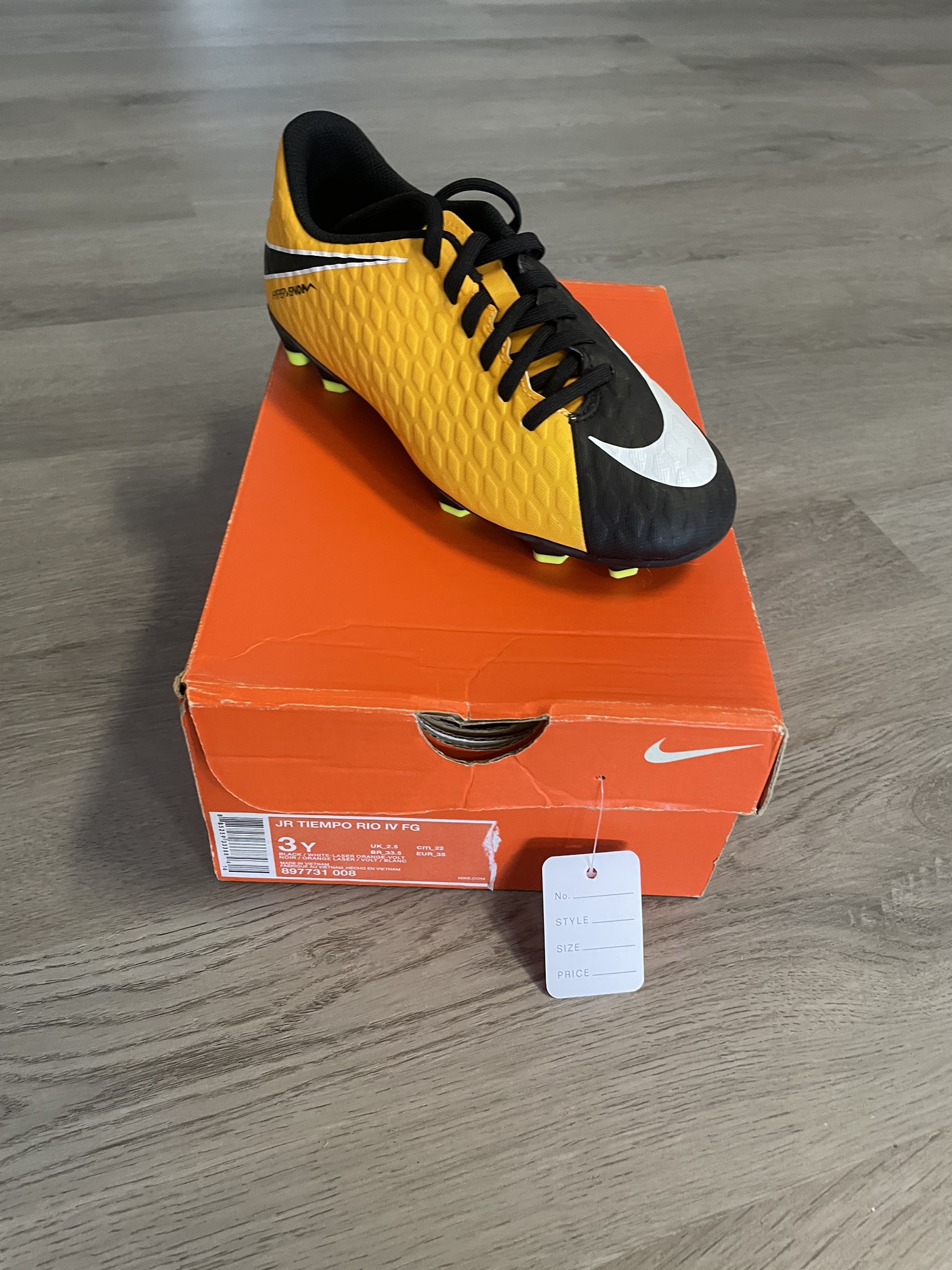 hypervenoms soccer cleats