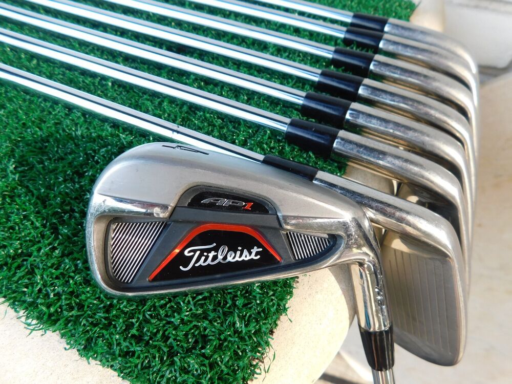 Titleist 712 AP1 (4iPW+GW) Iron Set w/ True Temper Dynalite R300