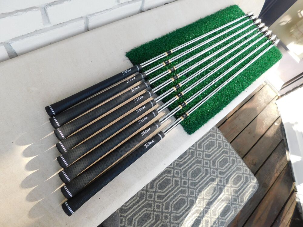 Titleist 712 AP1 (4iPW+GW) Iron Set w/ True Temper Dynalite R300