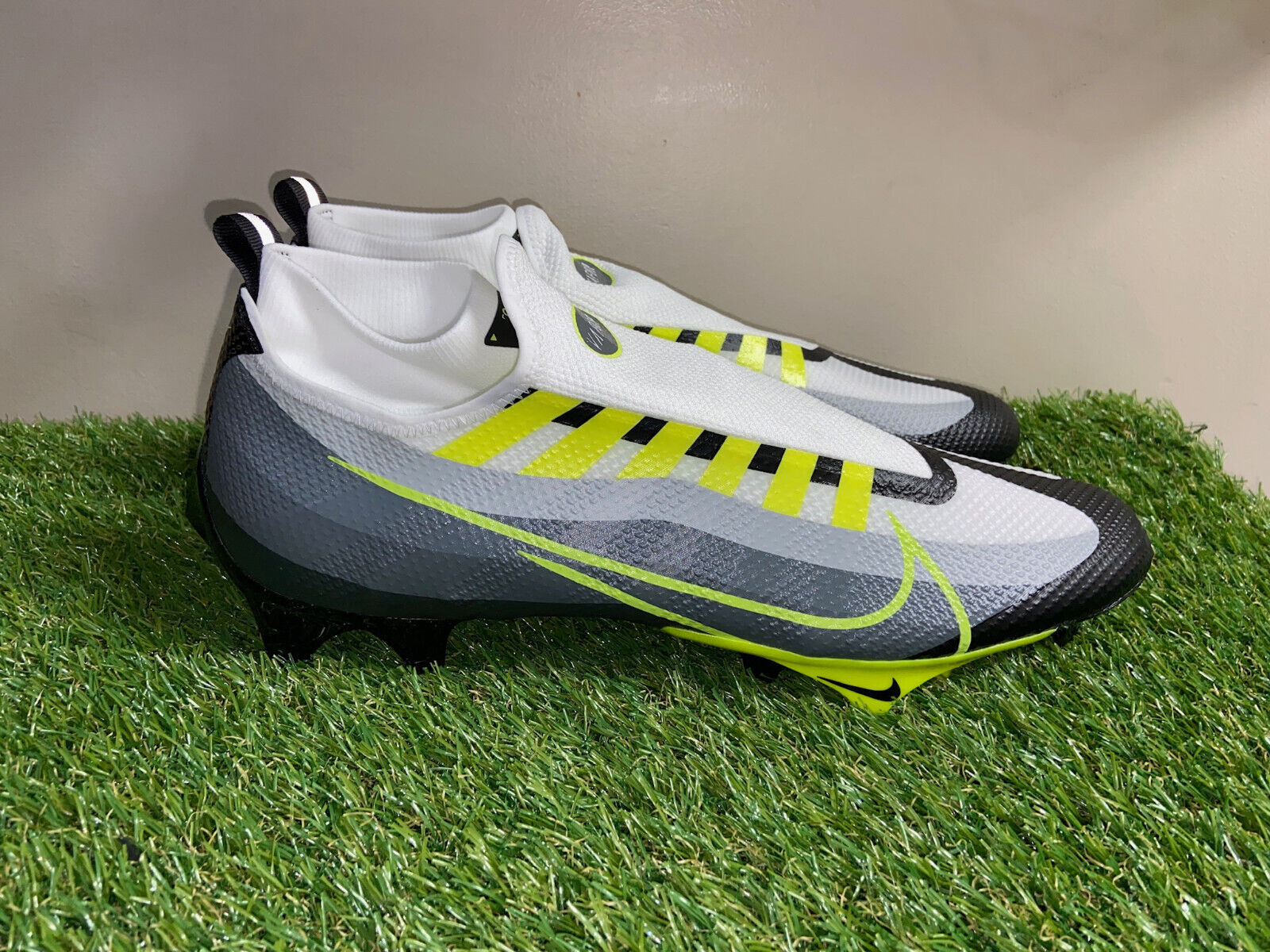 Nike Vapor Edge Pro 360 Football Cleats Grey Volt Men's Size