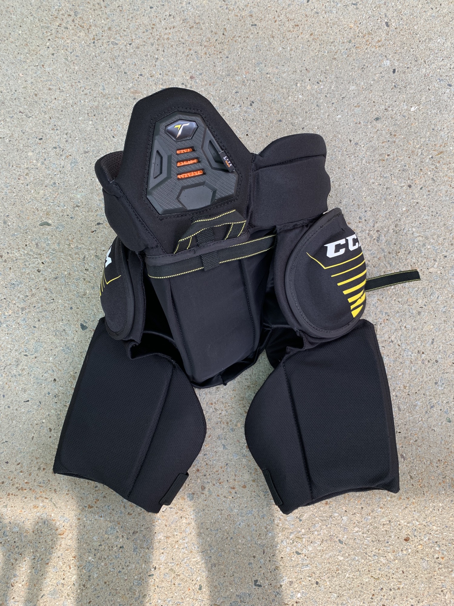 Used Junior CCM Tacks 7092 Hockey Girdle (Size XL) SidelineSwap