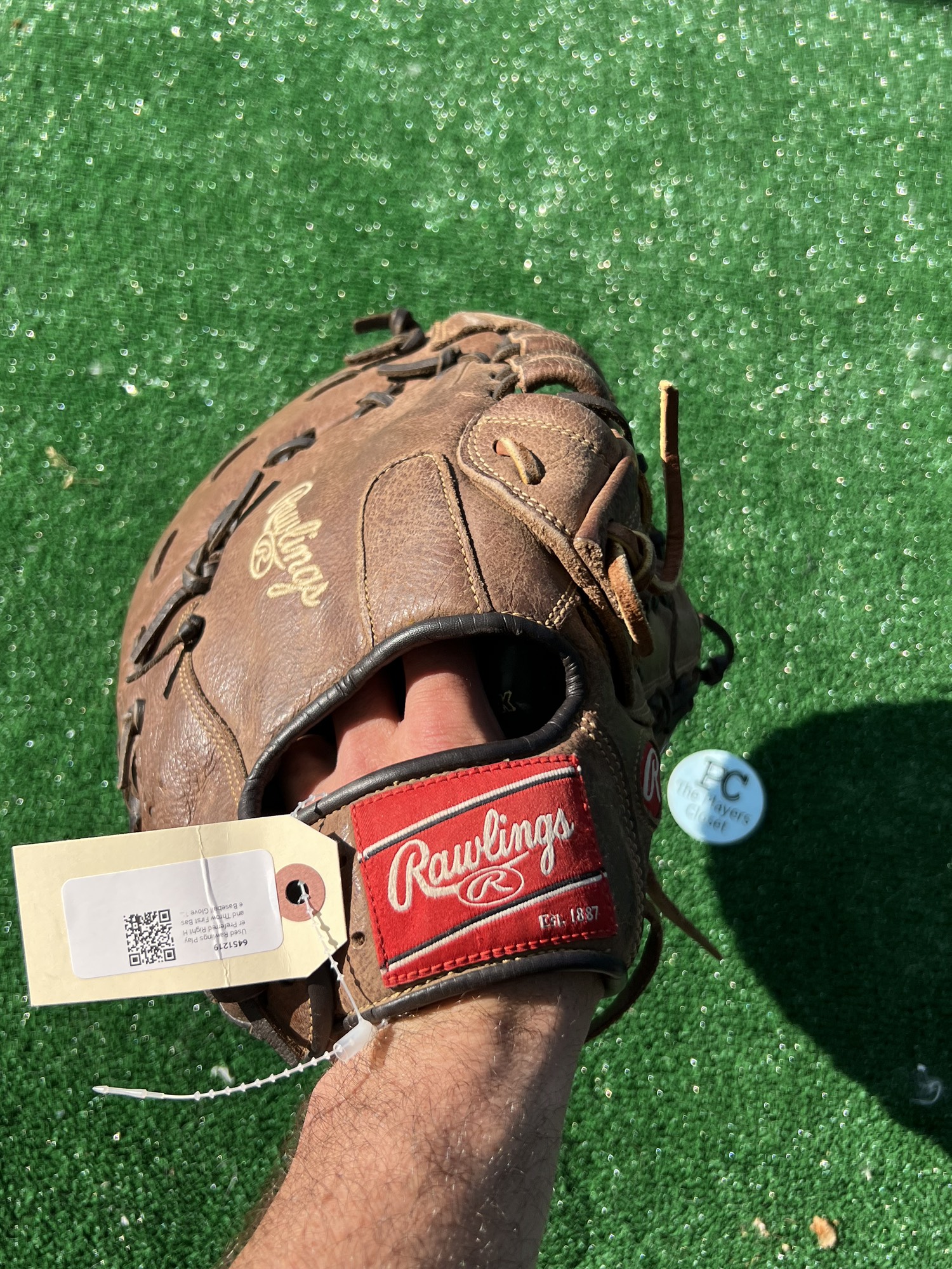 Used Rawlings Player Preferred Right Hand Throw First Base Baseball