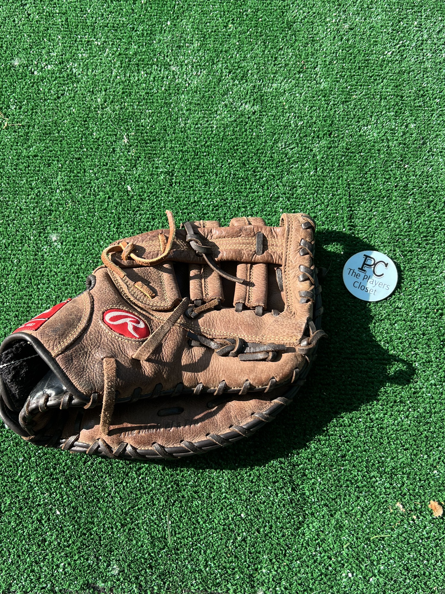 Used Rawlings Player Preferred Right Hand Throw First Base Baseball