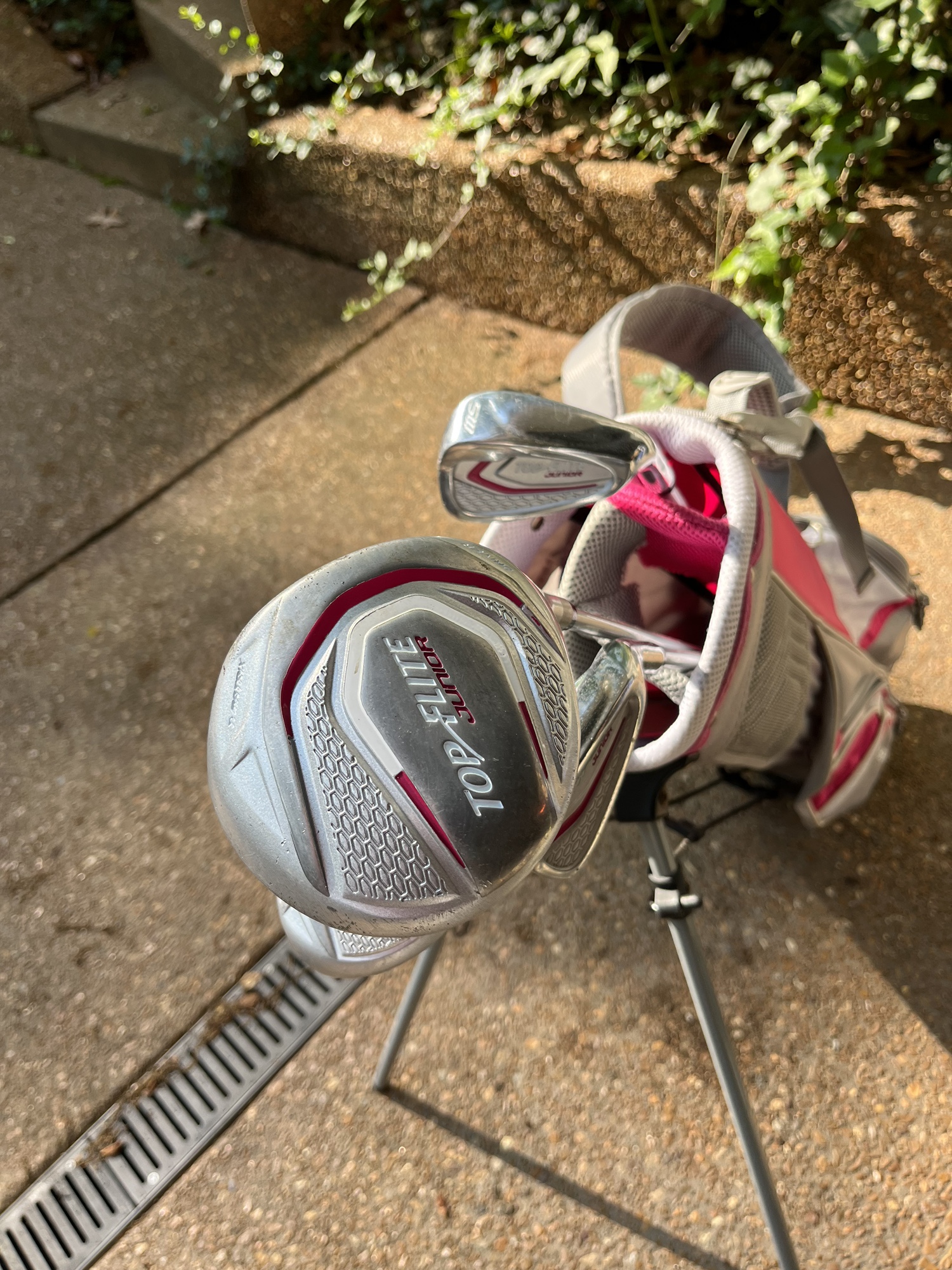 Top Flite Junior Girls Golf Club Set w/Bag Pink SidelineSwap