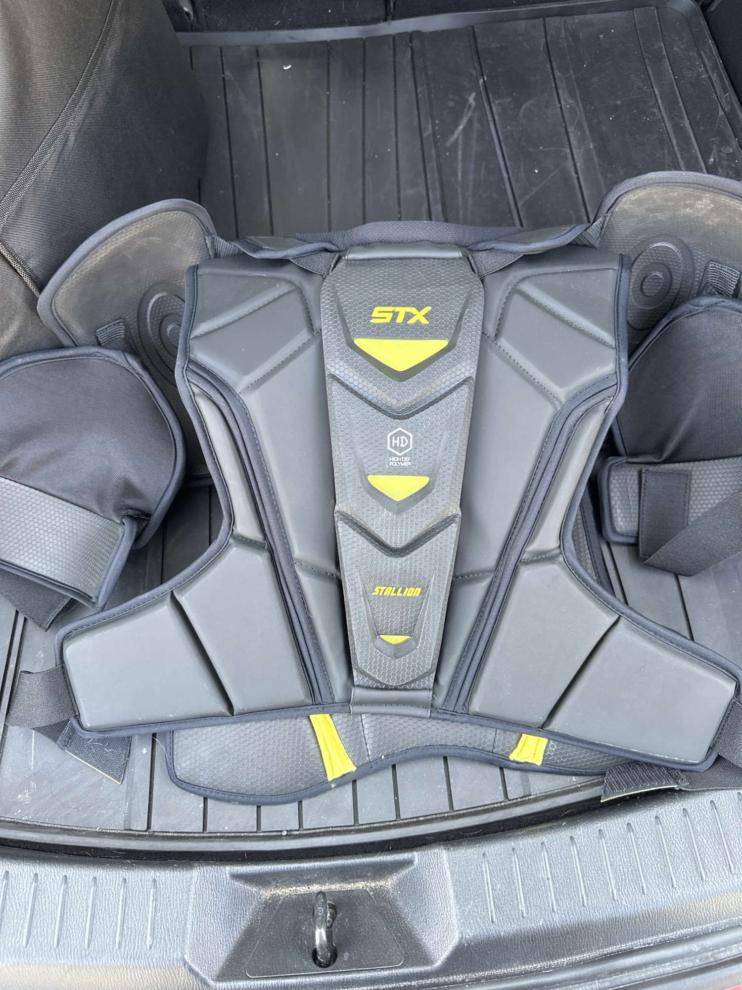 New Extra Large STX Stallion 500 Shoulder Pads SidelineSwap