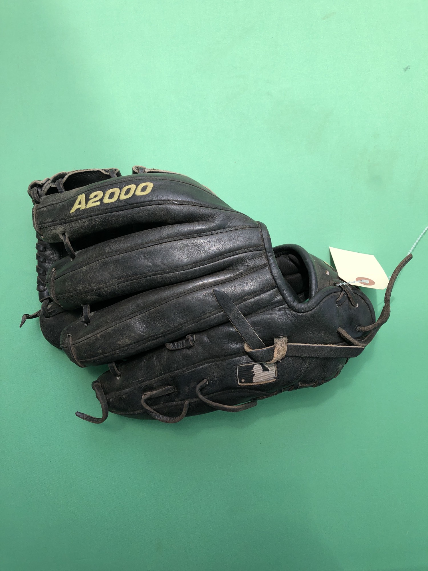 Used Wilson CK22 A2000 RightHand Throw Pitcher Baseball Glove (11.75