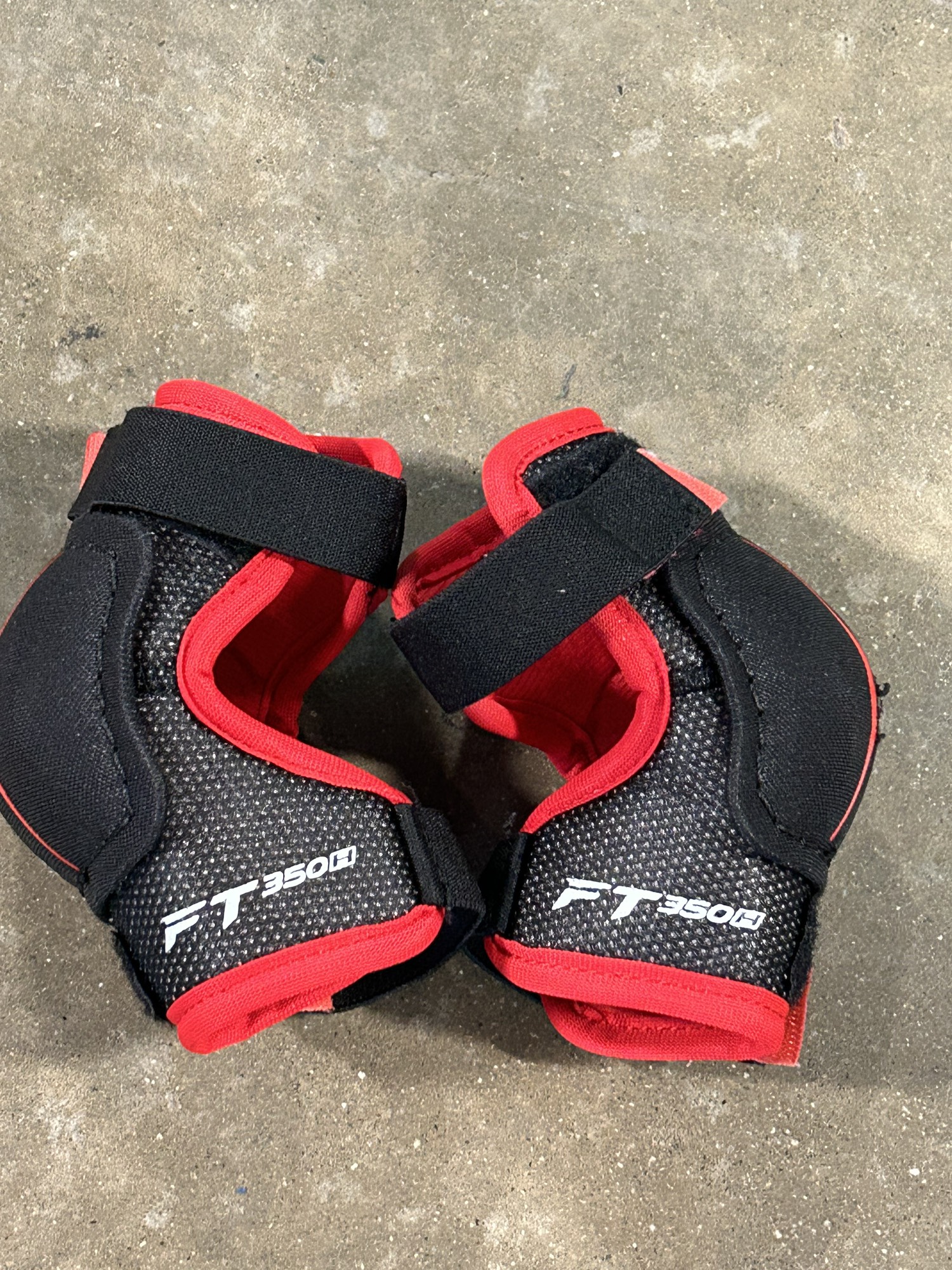 Used Medium CCM JetSpeed FT350 Elbow Pads SidelineSwap