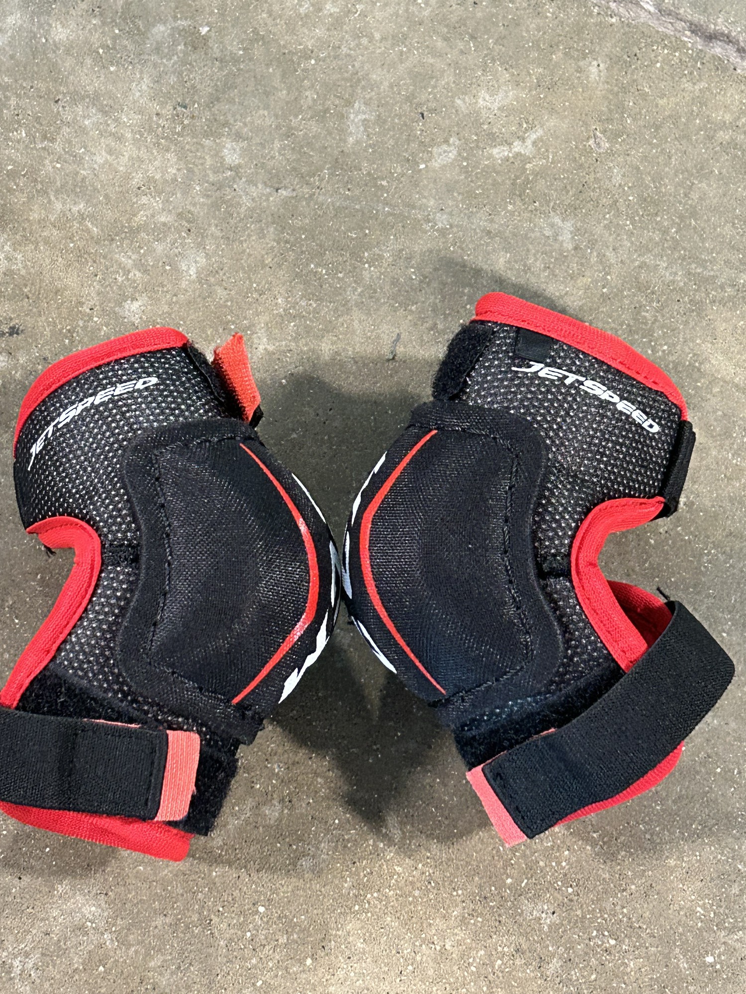 Used Medium CCM JetSpeed FT350 Elbow Pads SidelineSwap