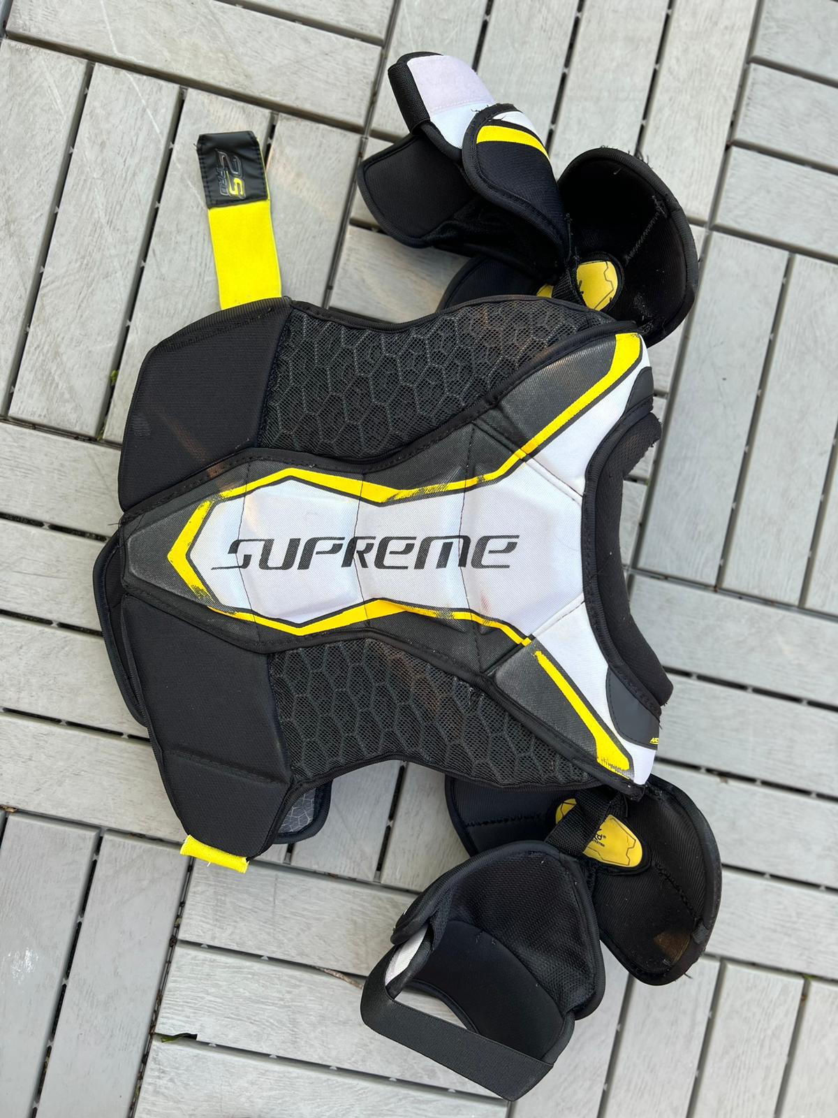 Used Medium Bauer Supreme 2S Pro Shoulder Pads SidelineSwap
