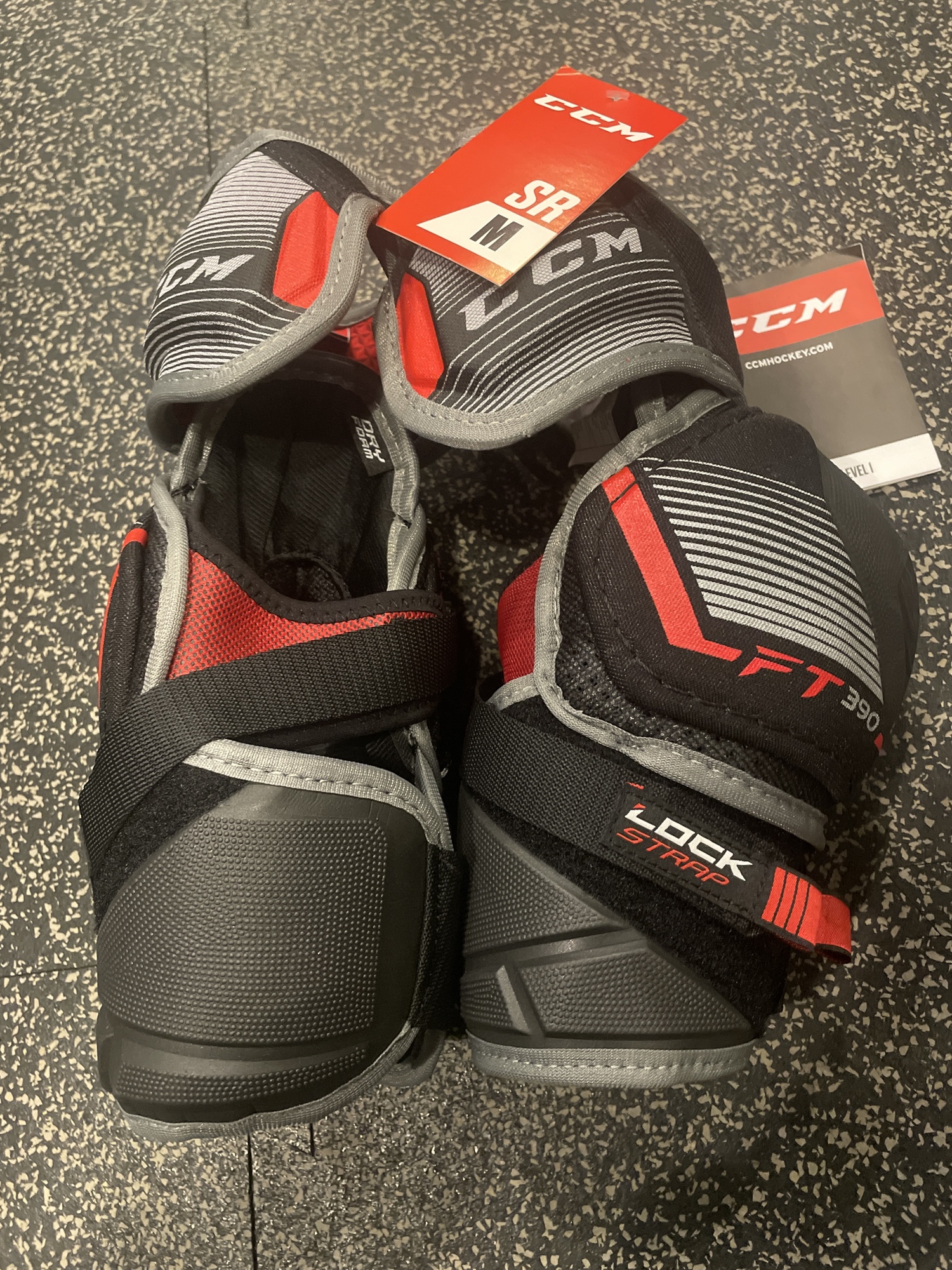 New Medium CCM JetSpeed FT390 Elbow Pads SidelineSwap