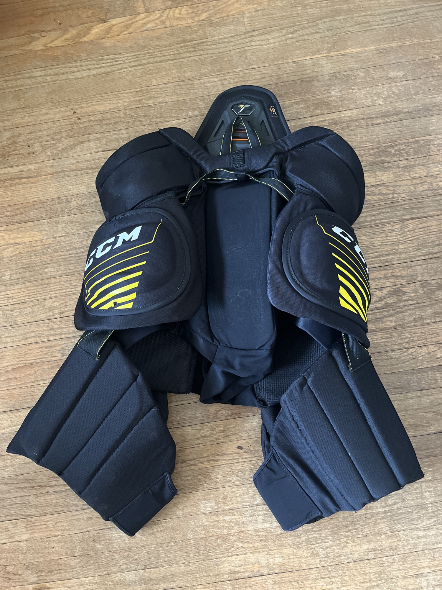 CCM Super Tacks Girdle Senior Large SidelineSwap