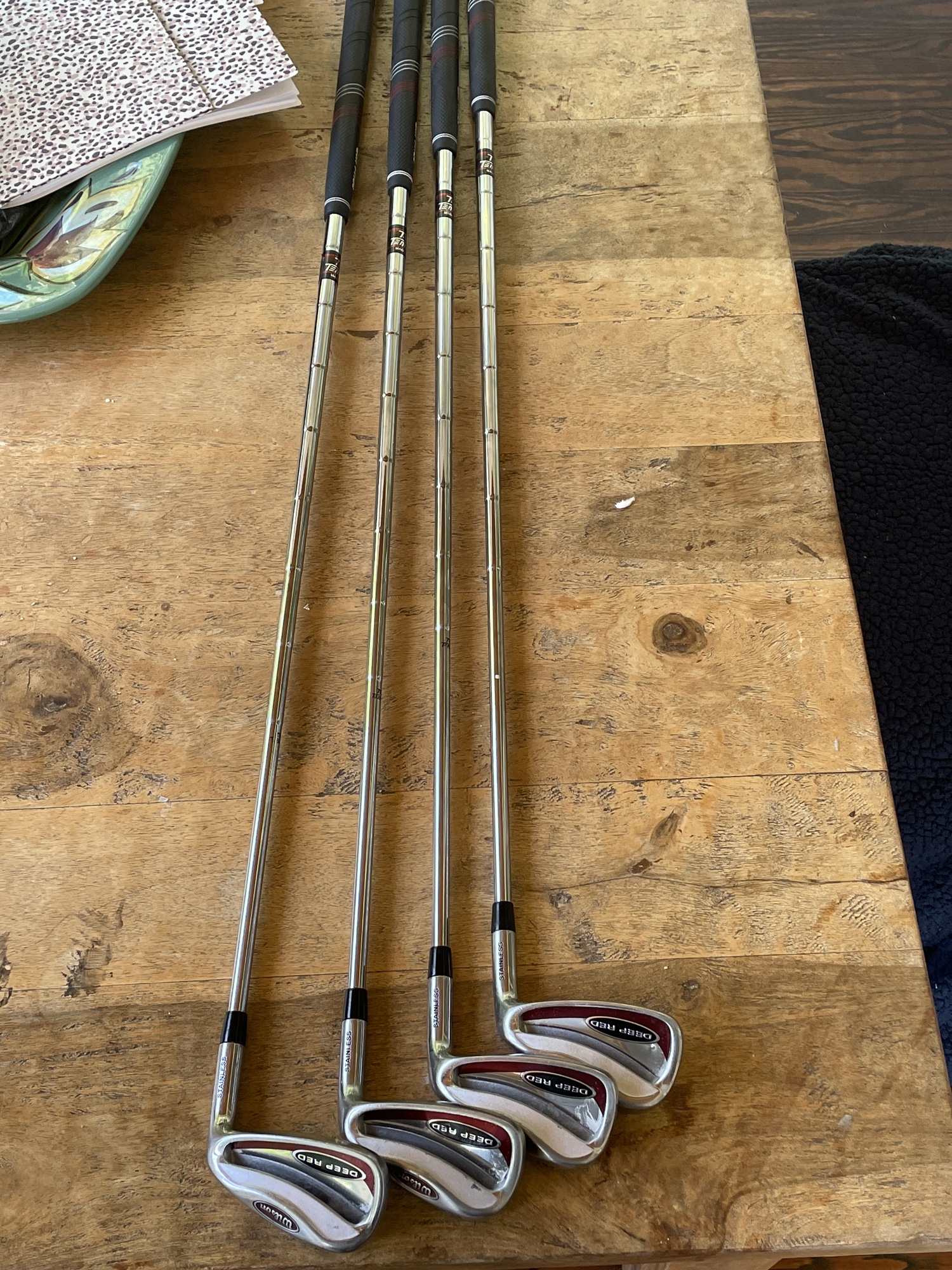 Set De Clubs De Golf Wilson Deep Red Occasion - 10 Clubs (Driver, Bois, Fers 6-SW, Putter) - Droitier