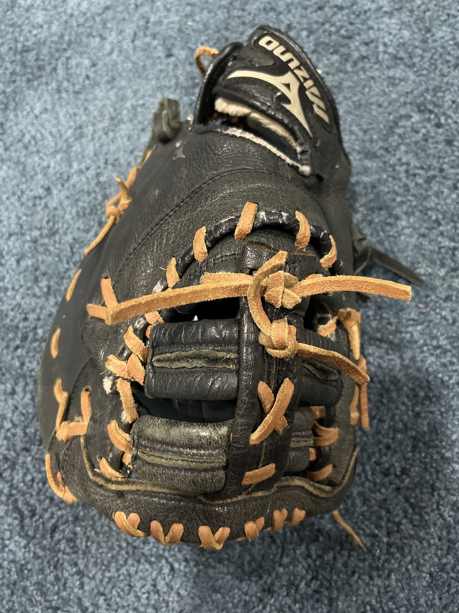 Mizuno 12" First Baseman’s Glove Left Handed Throw Black/ Brown