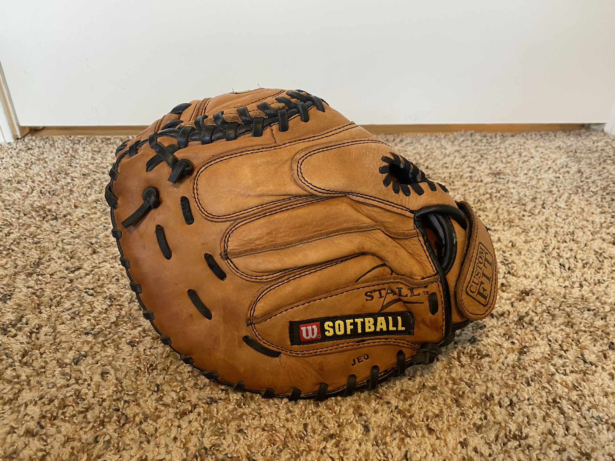 Wilson PROFP500 32” Fast Pitch Softball Youth Catchers Mitt Model