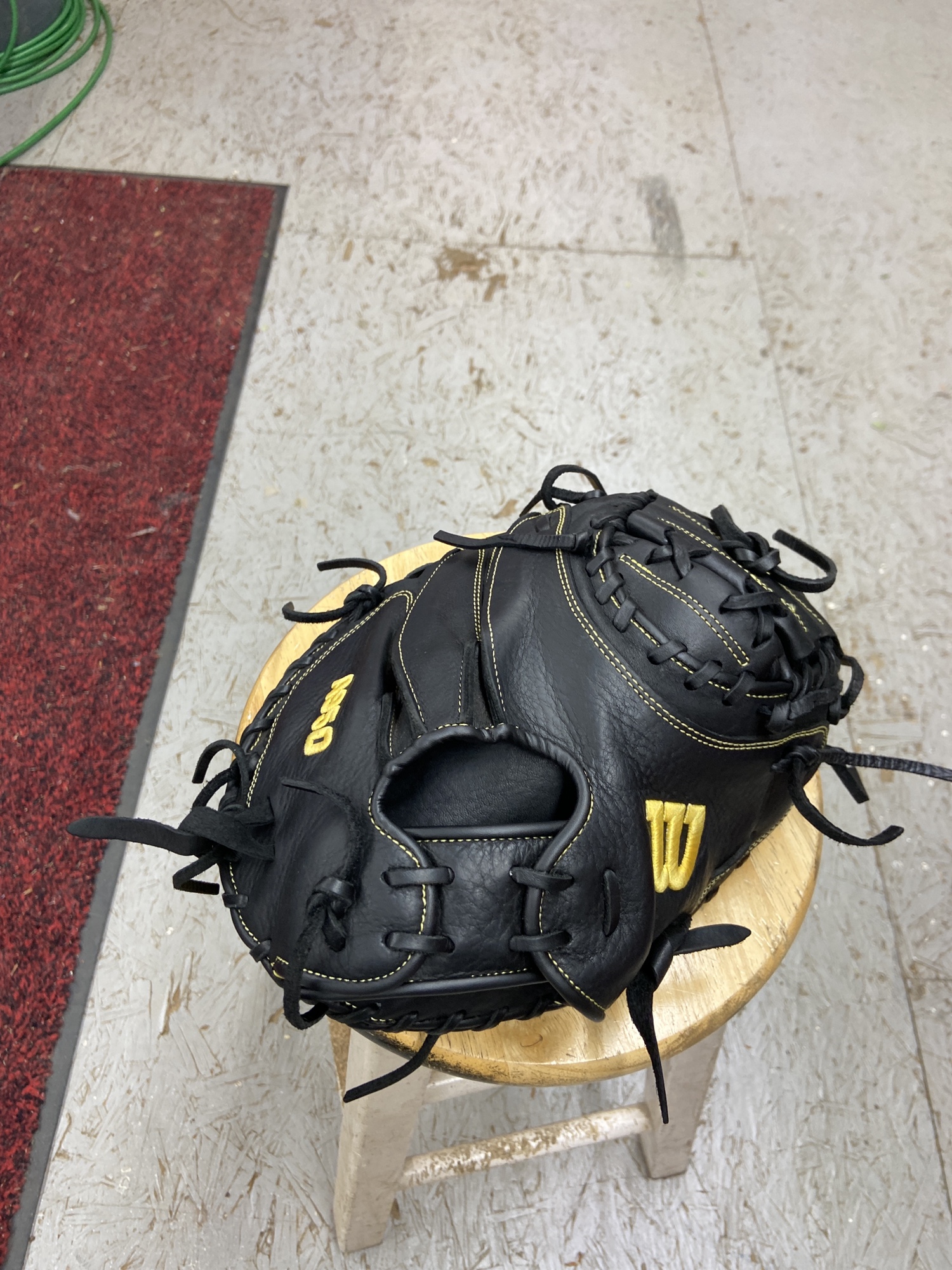 Wilson A950 catchers mitt SidelineSwap