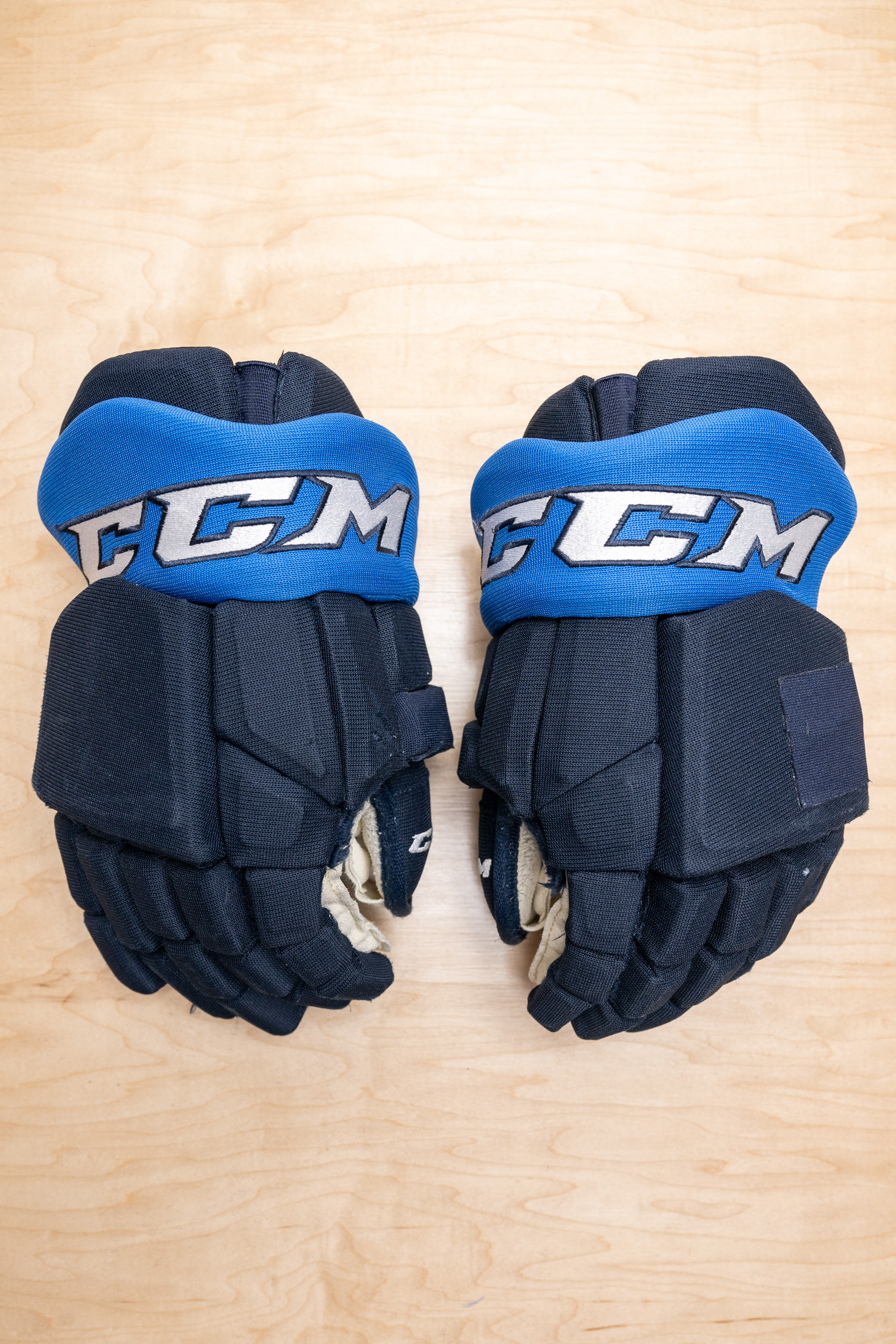 Winnipeg Jets 13" CCM HGTKPP Ultra Tacks Pro Stock Gloves SidelineSwap