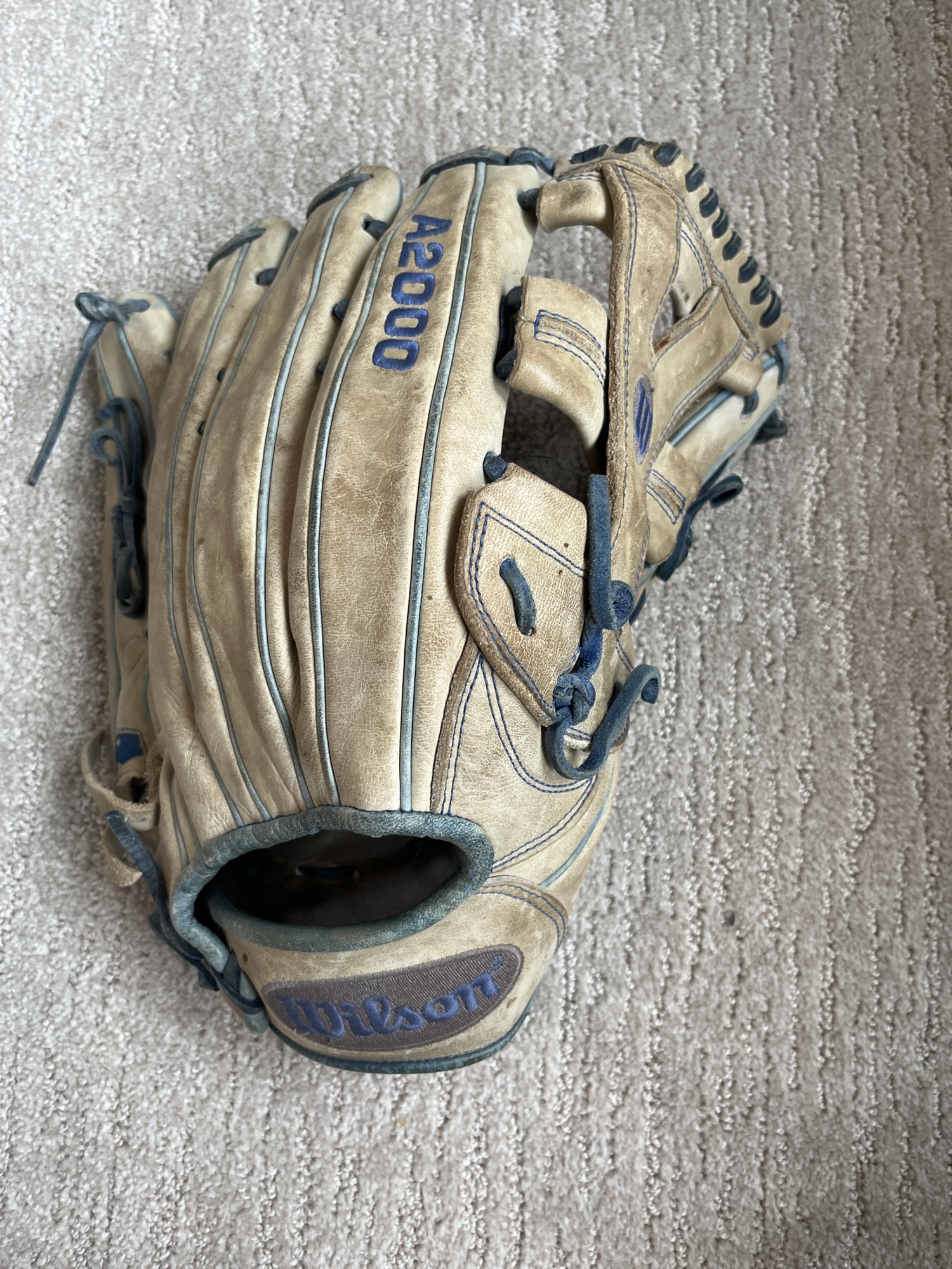 Used Wilson a2000 12.75 Outfield Glove SidelineSwap