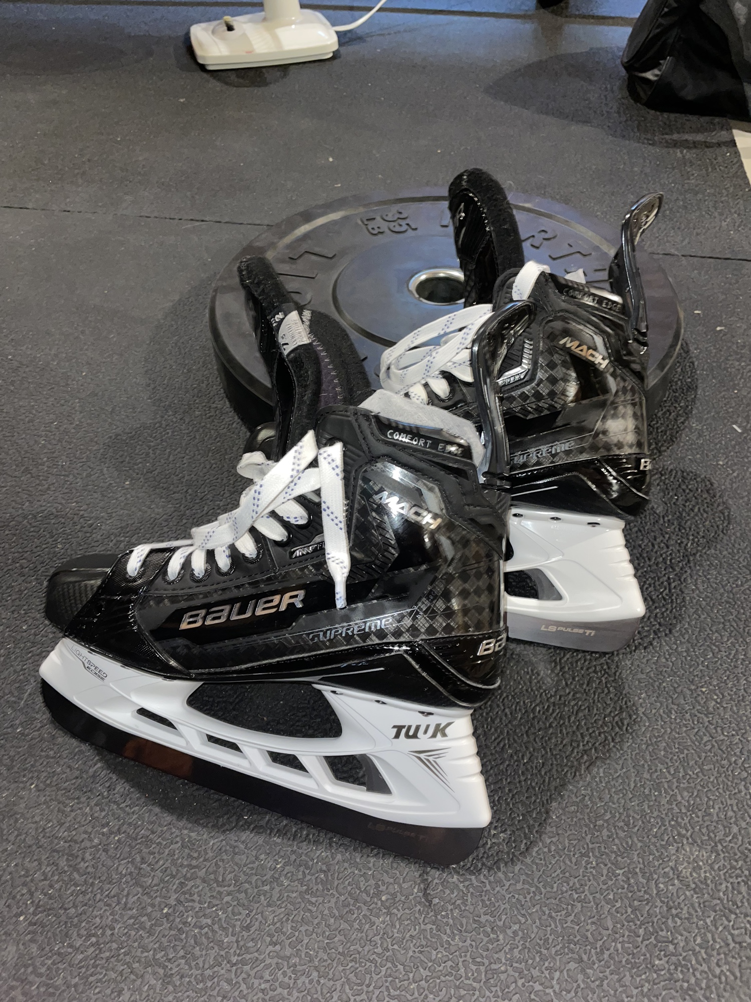 Like New Bauer Mach Skates SidelineSwap
