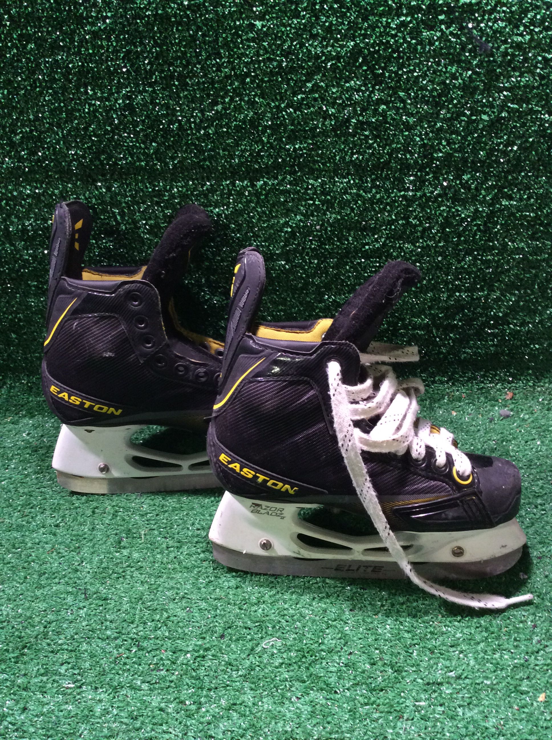 Easton Stealth 85S Hockey Skates 2.5D Skate Size SidelineSwap