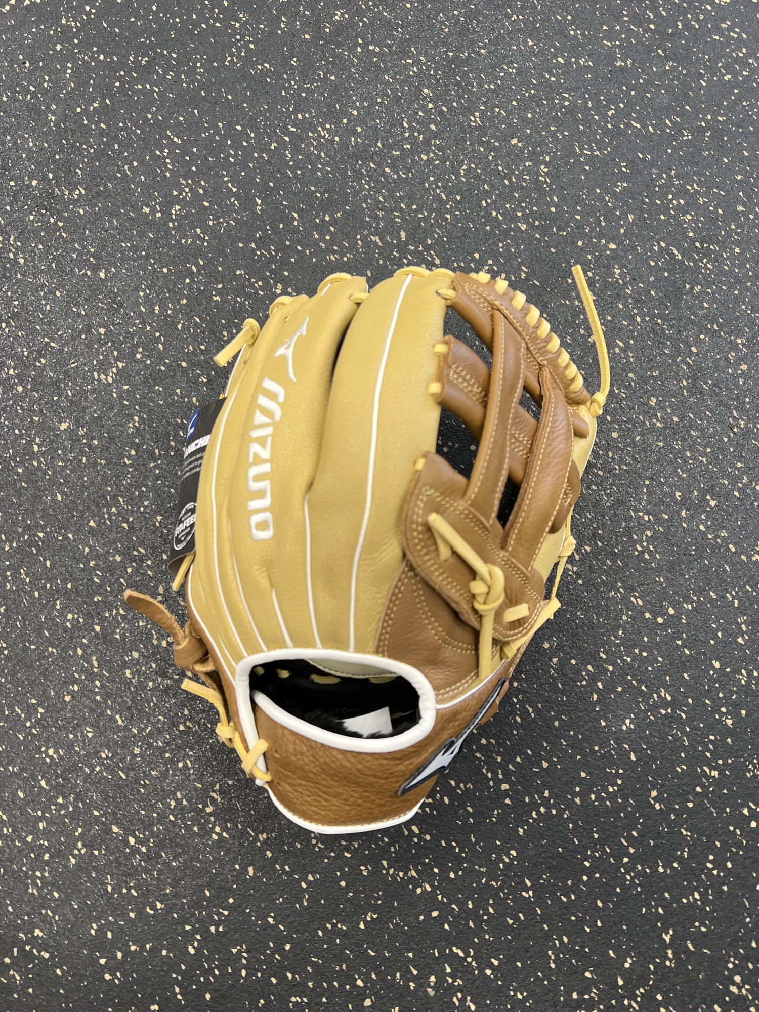 New Right Hand Throw 12.5" Franchise Baseball Glove SidelineSwap