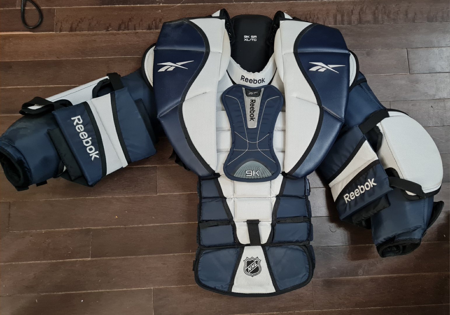 Used XL Reebok 9K Goalie Chest Protector SidelineSwap