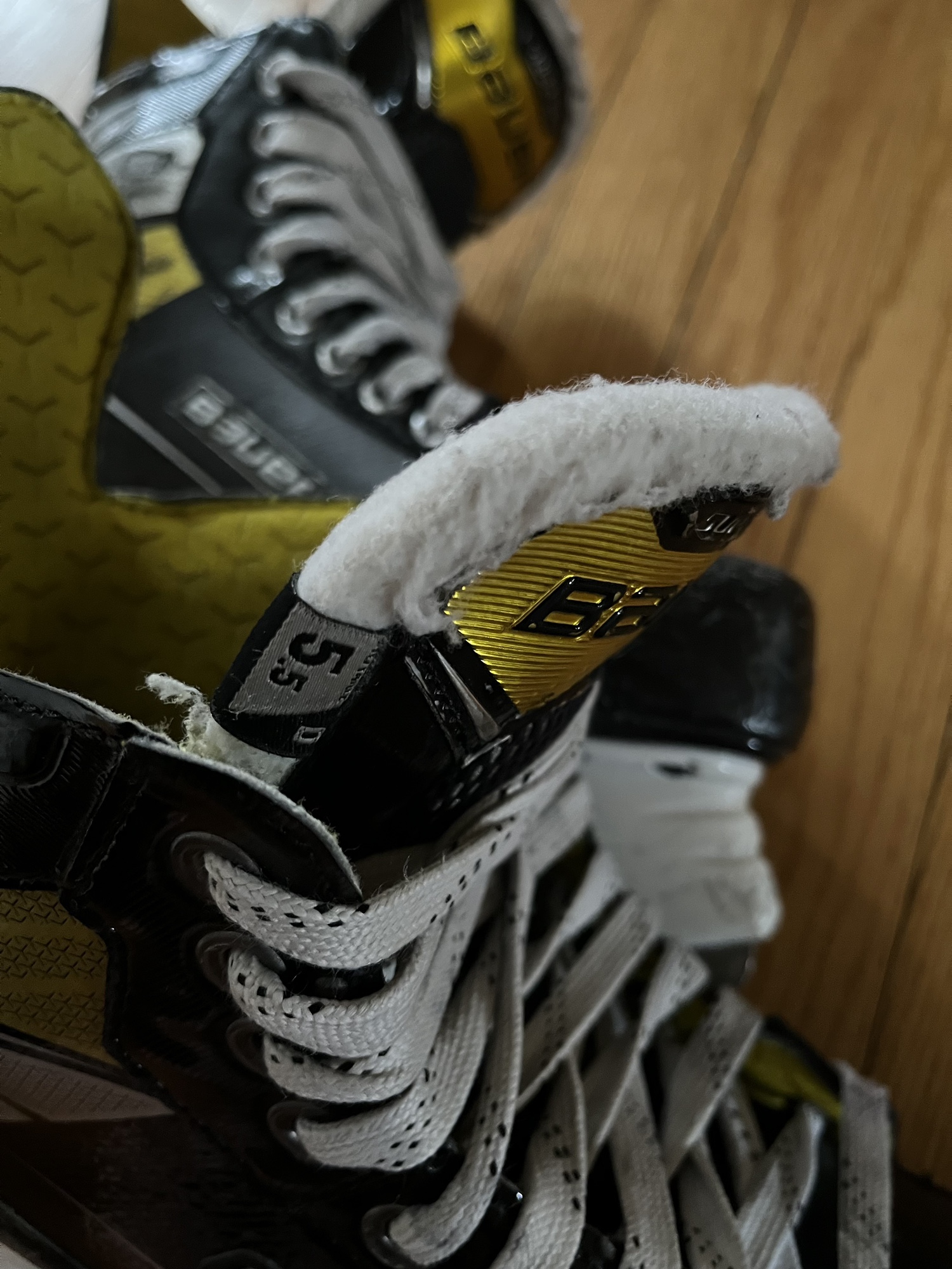 Used Bauer Supreme S37 Hockey Skates SidelineSwap