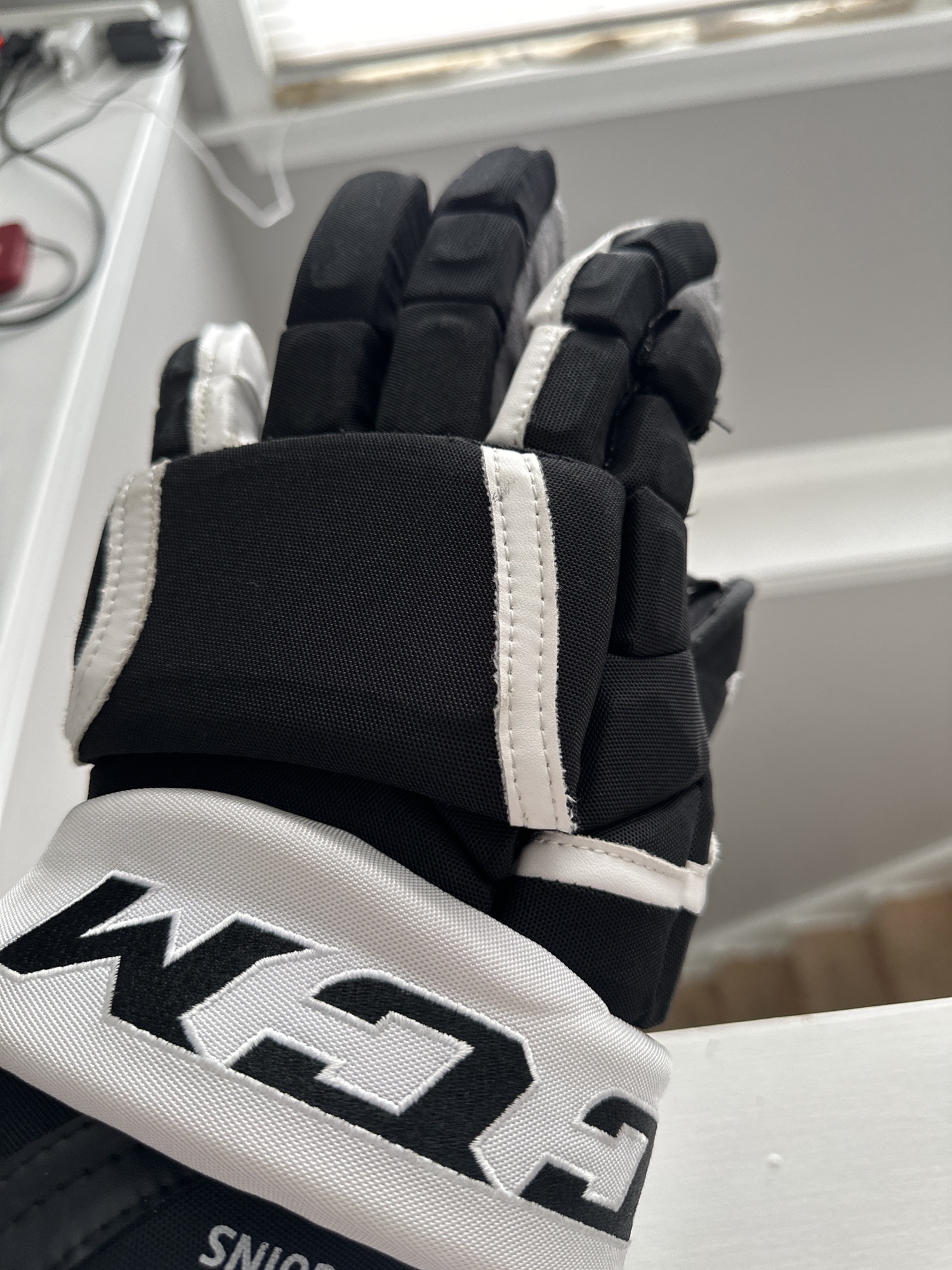 WBS Penguins Pittsburgh CCM Gloves Pro Stock HG12 Shot Blockers